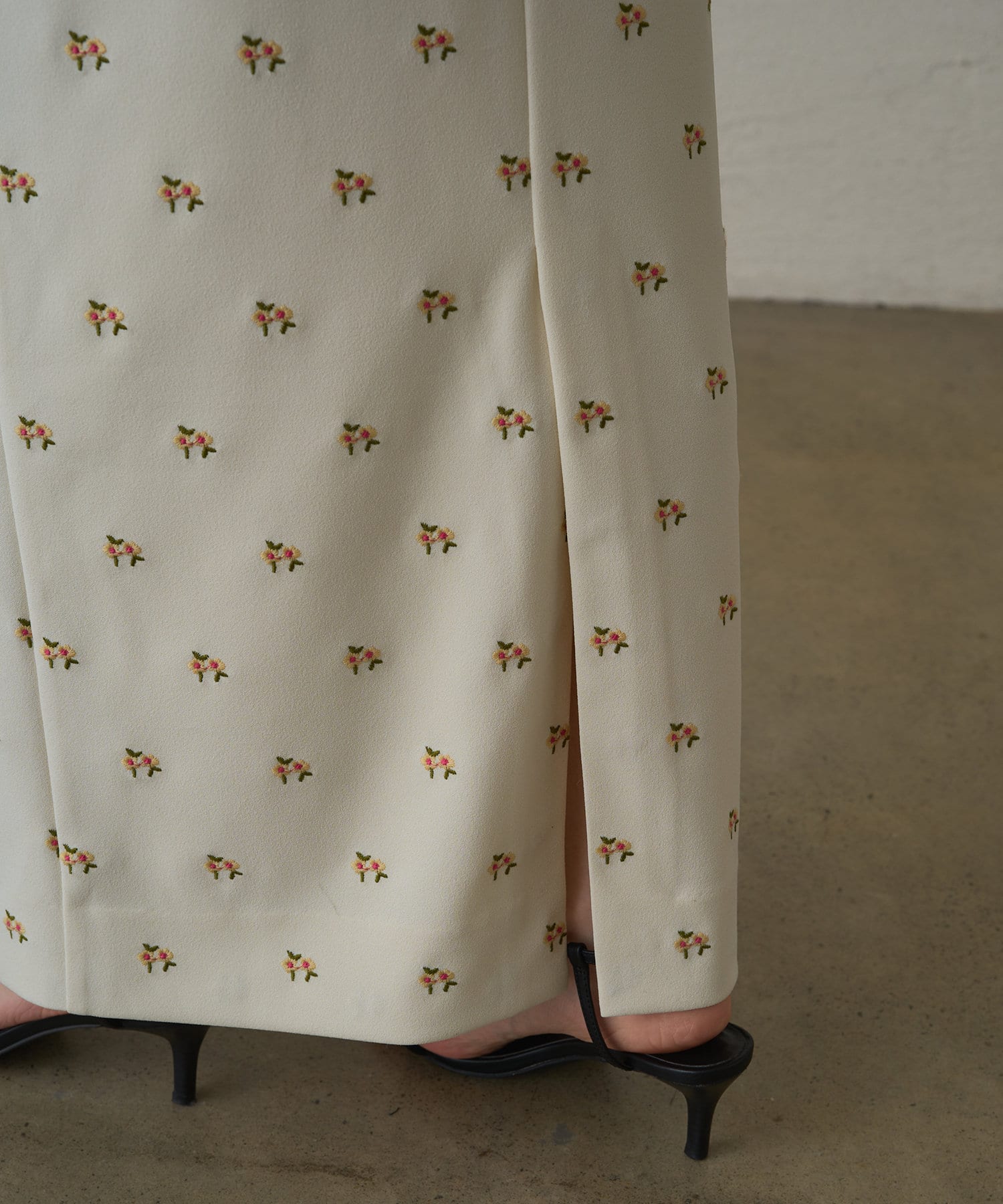 Loungedress(ラウンジドレス) フラワー刺繍スカート