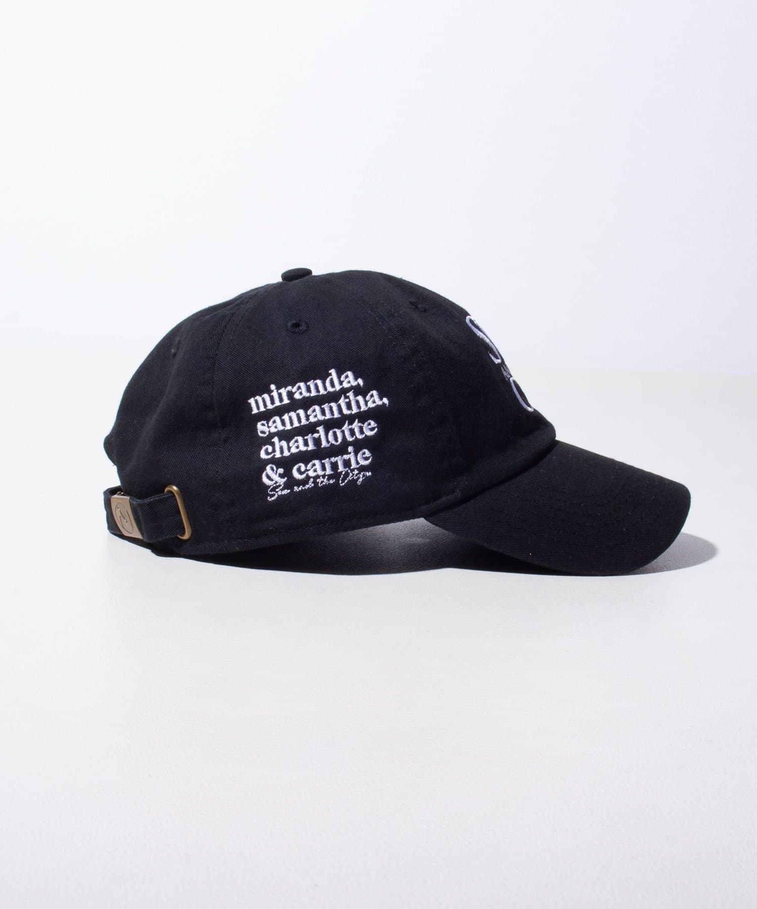 SEX AND THE CITY】 ロゴ刺繍キャップ | FREDY & GLOSTER(フレディ