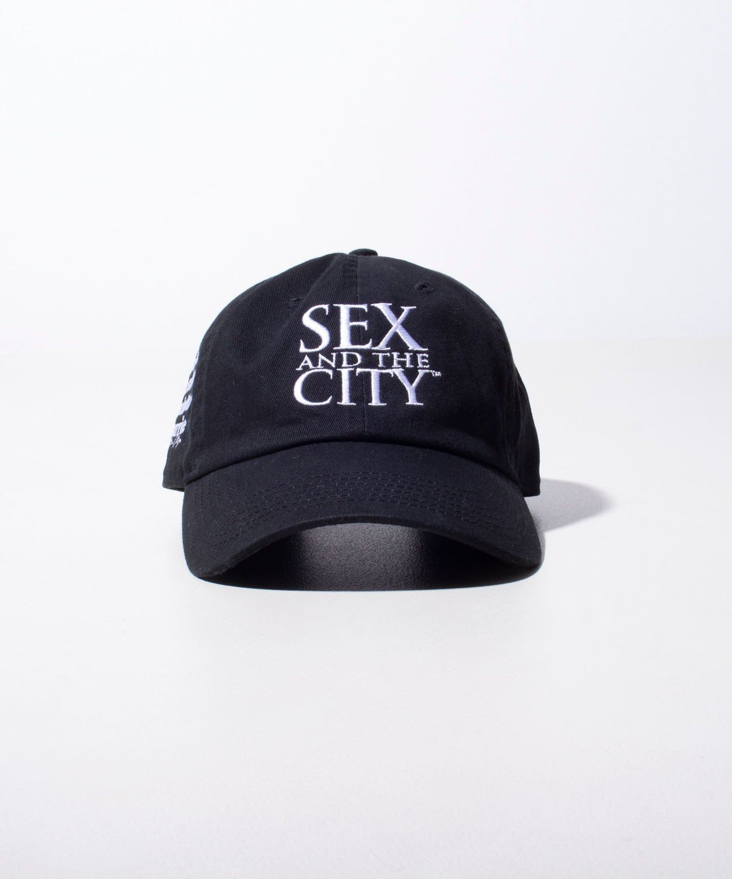 FREDY & GLOSTER(フレディ アンド グロスター) 【SEX AND THE CITY】 ロゴ刺繍キャップ
