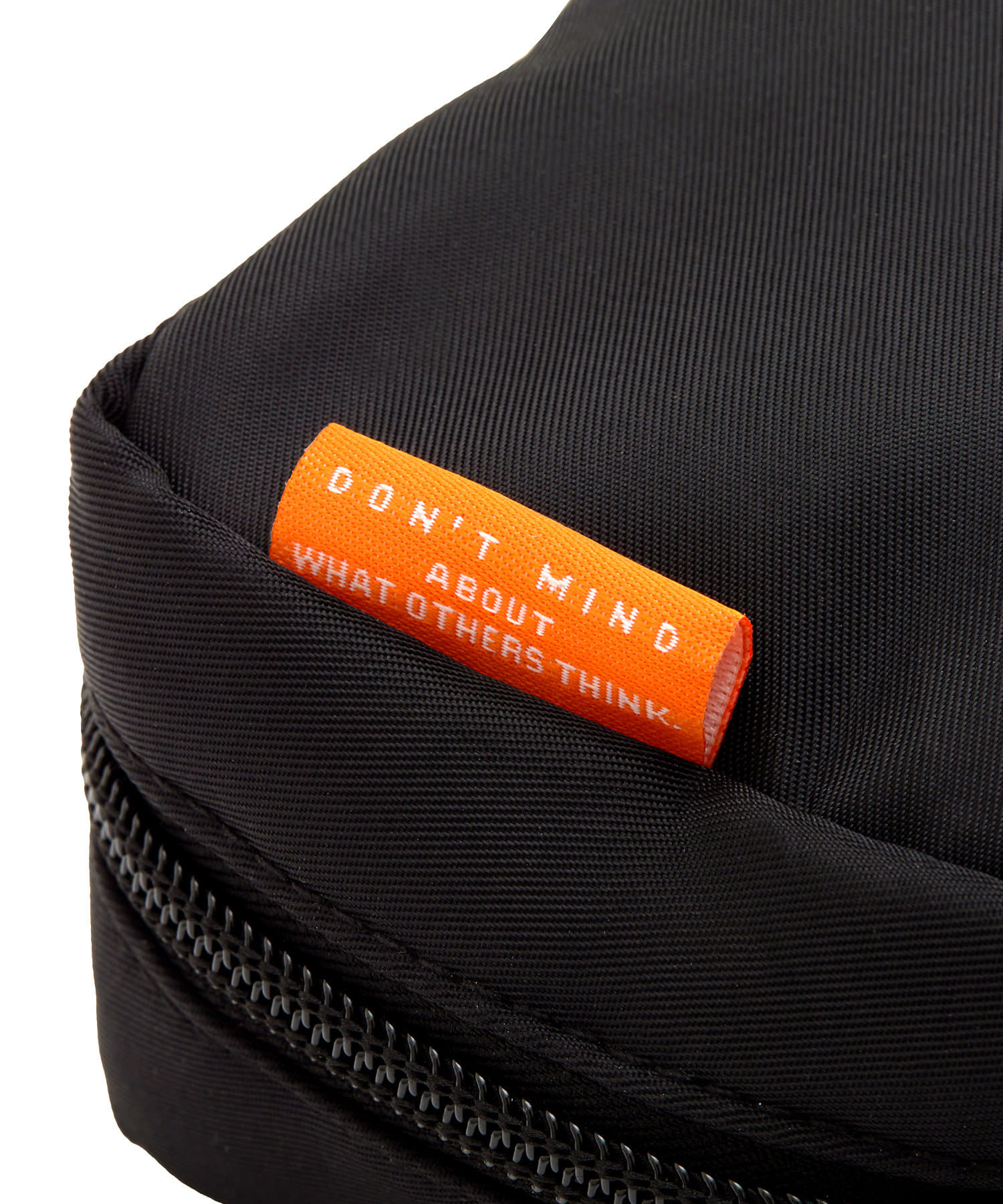 3COINS(スリーコインズ) ガジェットポーチ