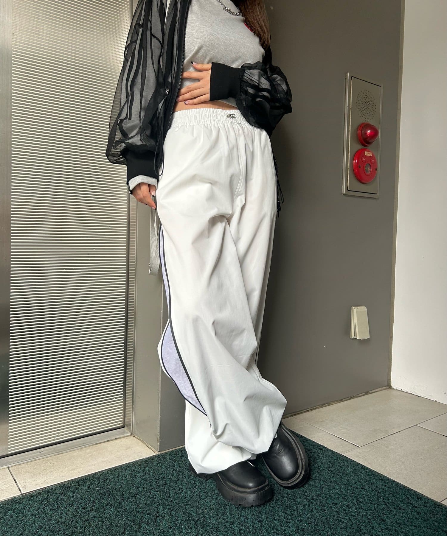 ナイロンジップ裏メッシュパンツ | WHO'S WHO gallery
