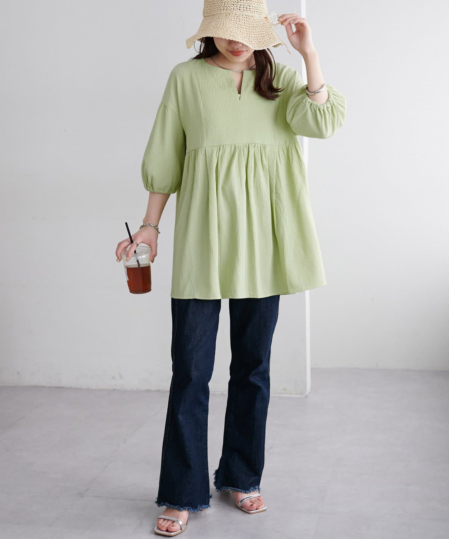 DISCOAT(ディスコート) 【体型カバーも叶う◎／新色追加】キーネックペプラムブラウス《WEB限定》