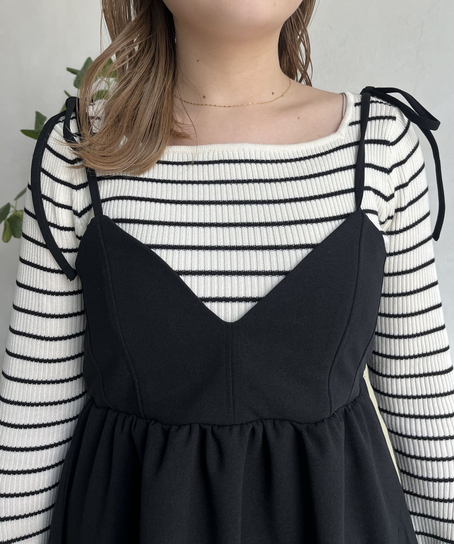 prose verse(プロズヴェール) 【MOMO】肩リボンVネックペプラムビスチェ