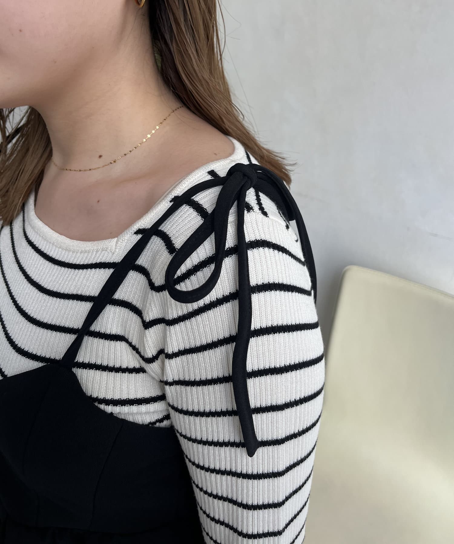 prose verse(プロズヴェール) 【MOMO】肩リボンVネックペプラムビスチェ