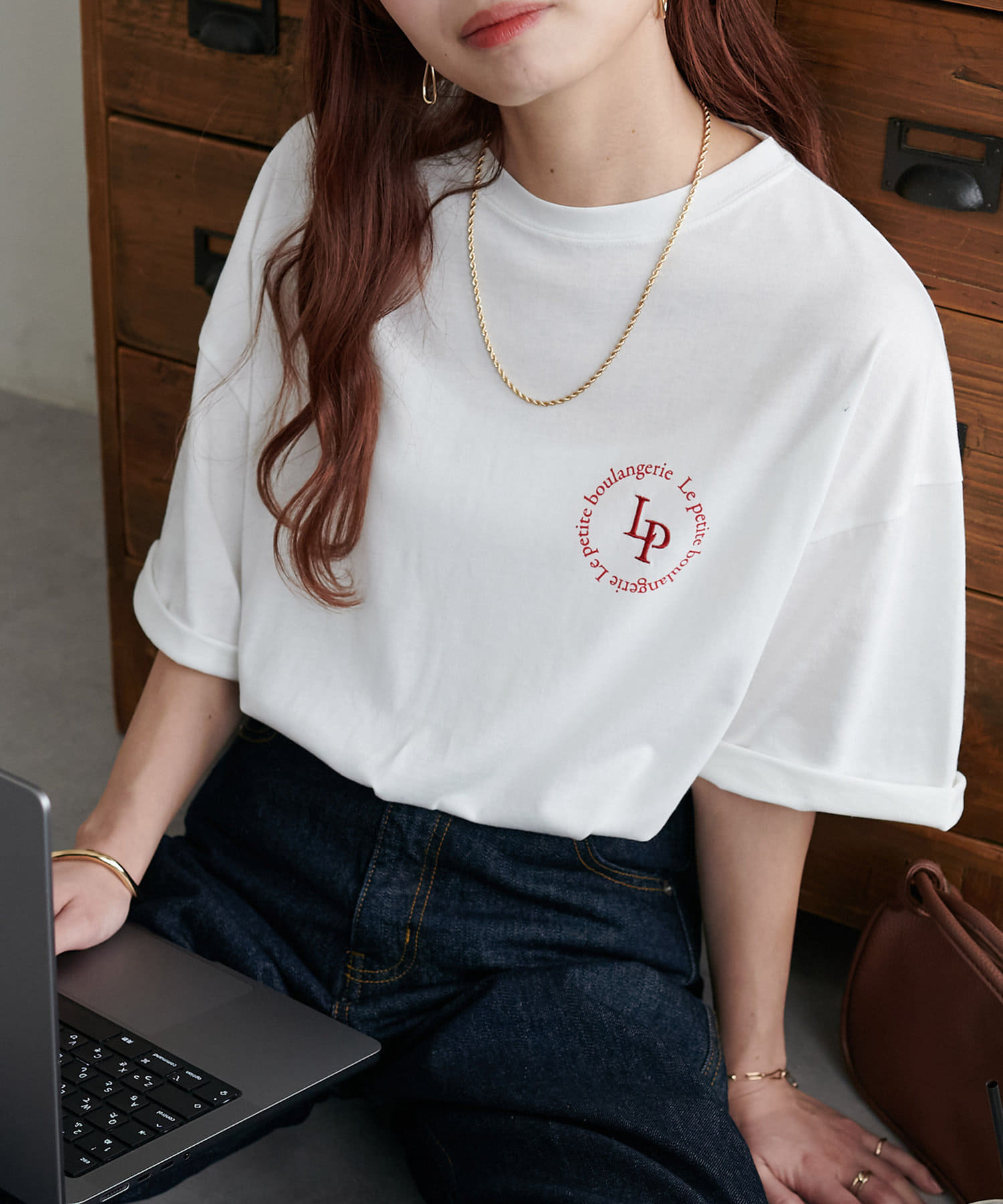 DISCOAT(ディスコート) 【WEB限定】刺繍サークルロゴTシャツ