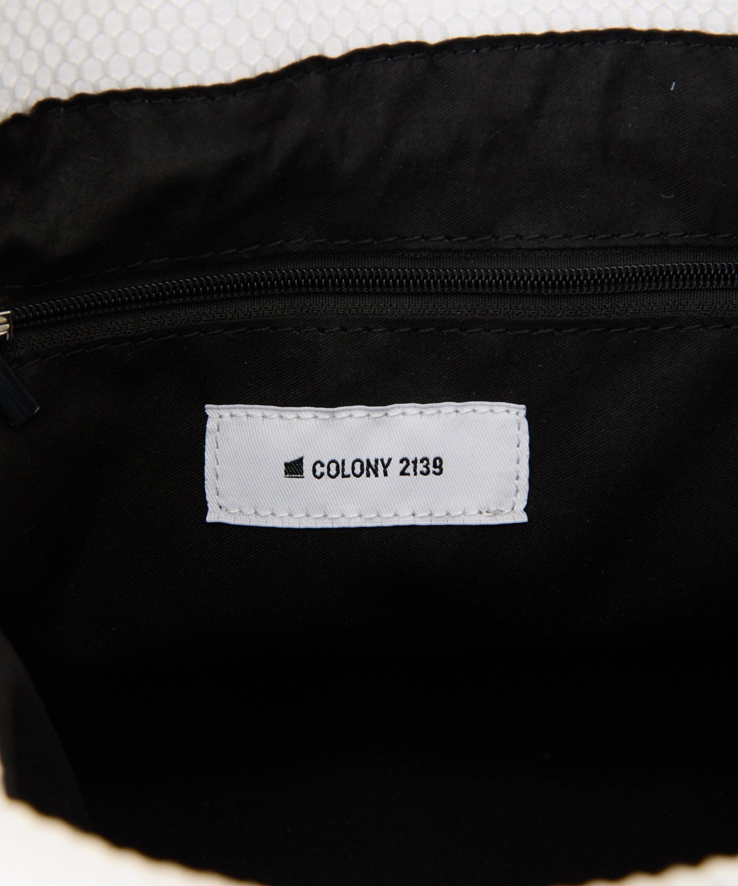 COLONY 2139(コロニー トゥーワンスリーナイン) プレートメッシュ巾着ショルダー