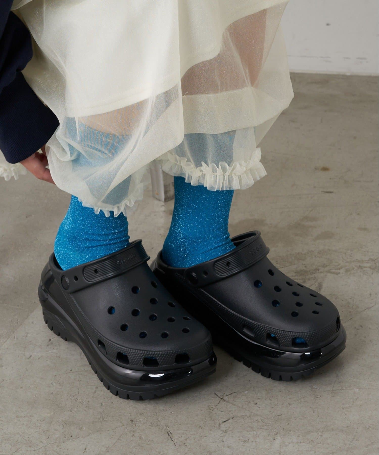 最新作 クロッグ メガクラッシュ 厚底 クロックス crocs 24cm ジビッツ