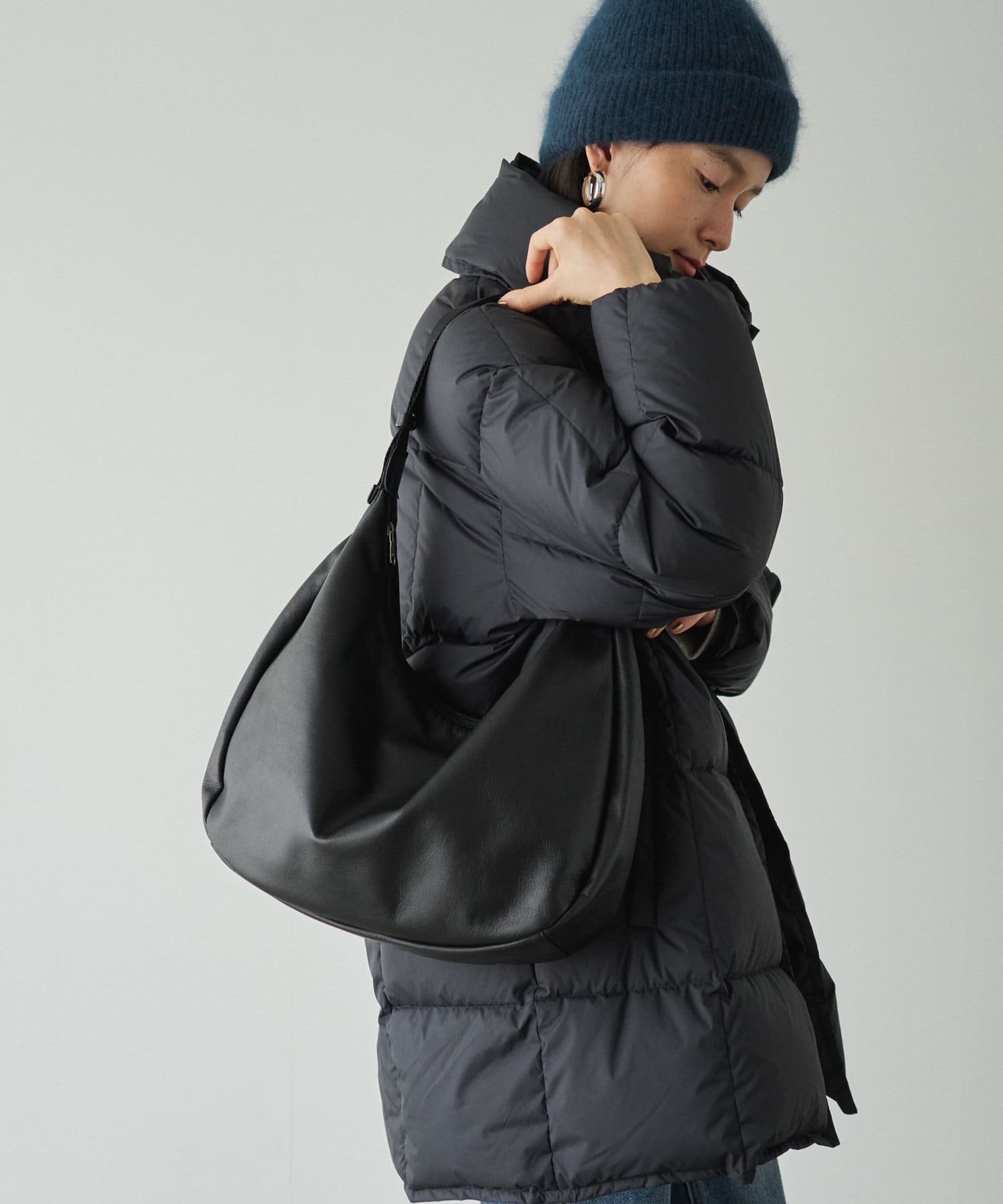 russet(ラシット) ソフトレザーラウンドビッグショルダーバッグ