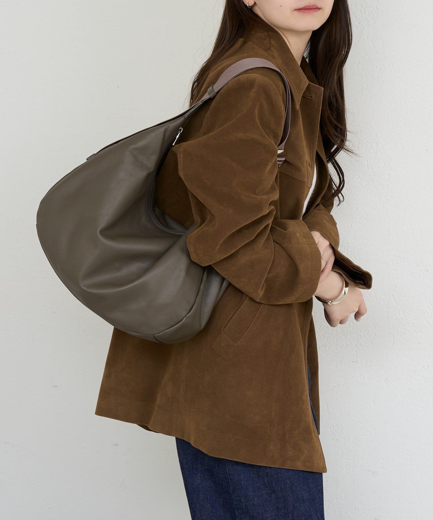 russet(ラシット) 《本革/490g》ソフトレザーラウンドビッグショルダーバッグ
