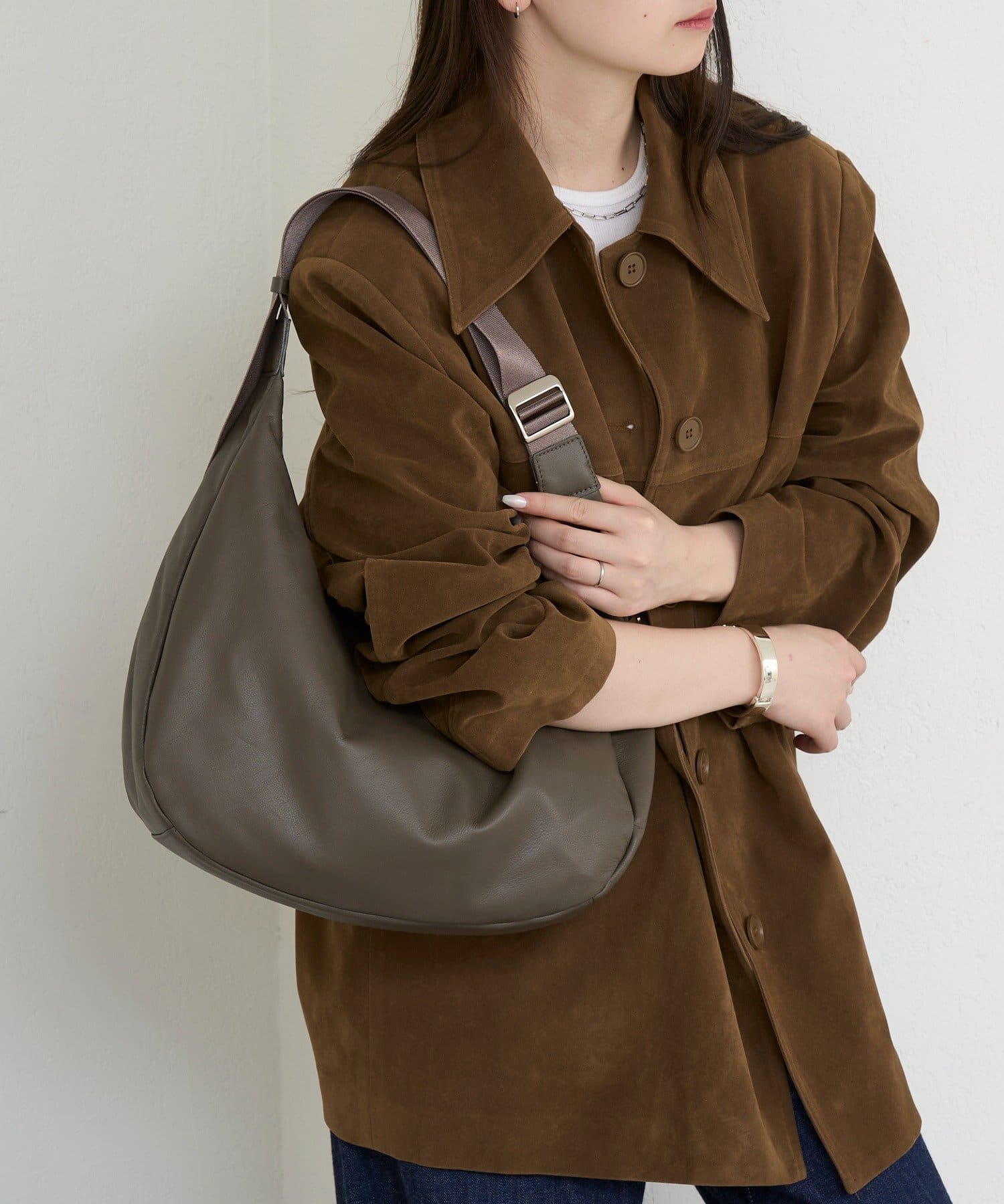 russet(ラシット) 《本革/490g》ソフトレザーラウンドビッグショルダーバッグ