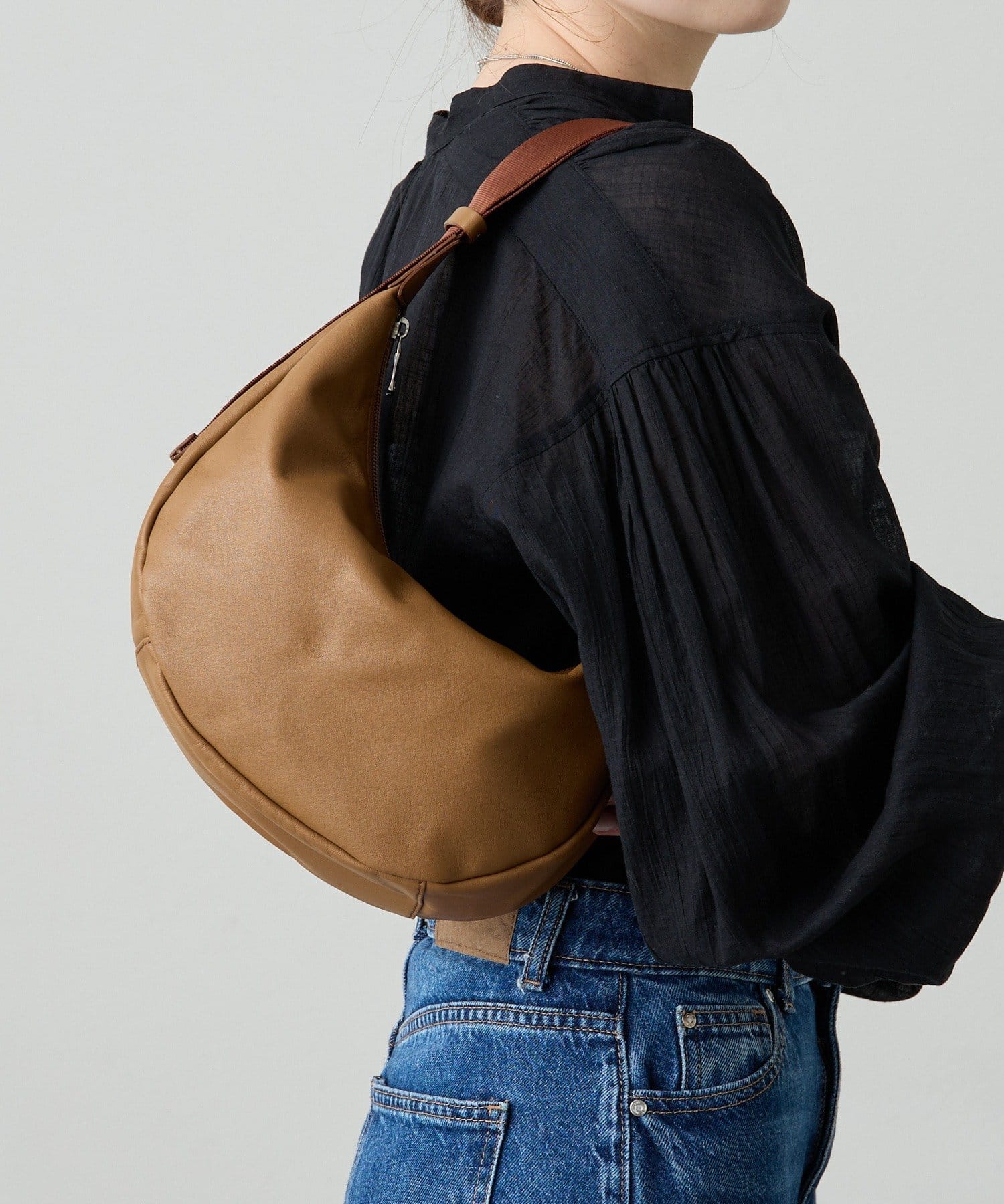 russet(ラシット) ［待望の再入荷！］【名品】ソフトレザーラウンドショルダーバッグ