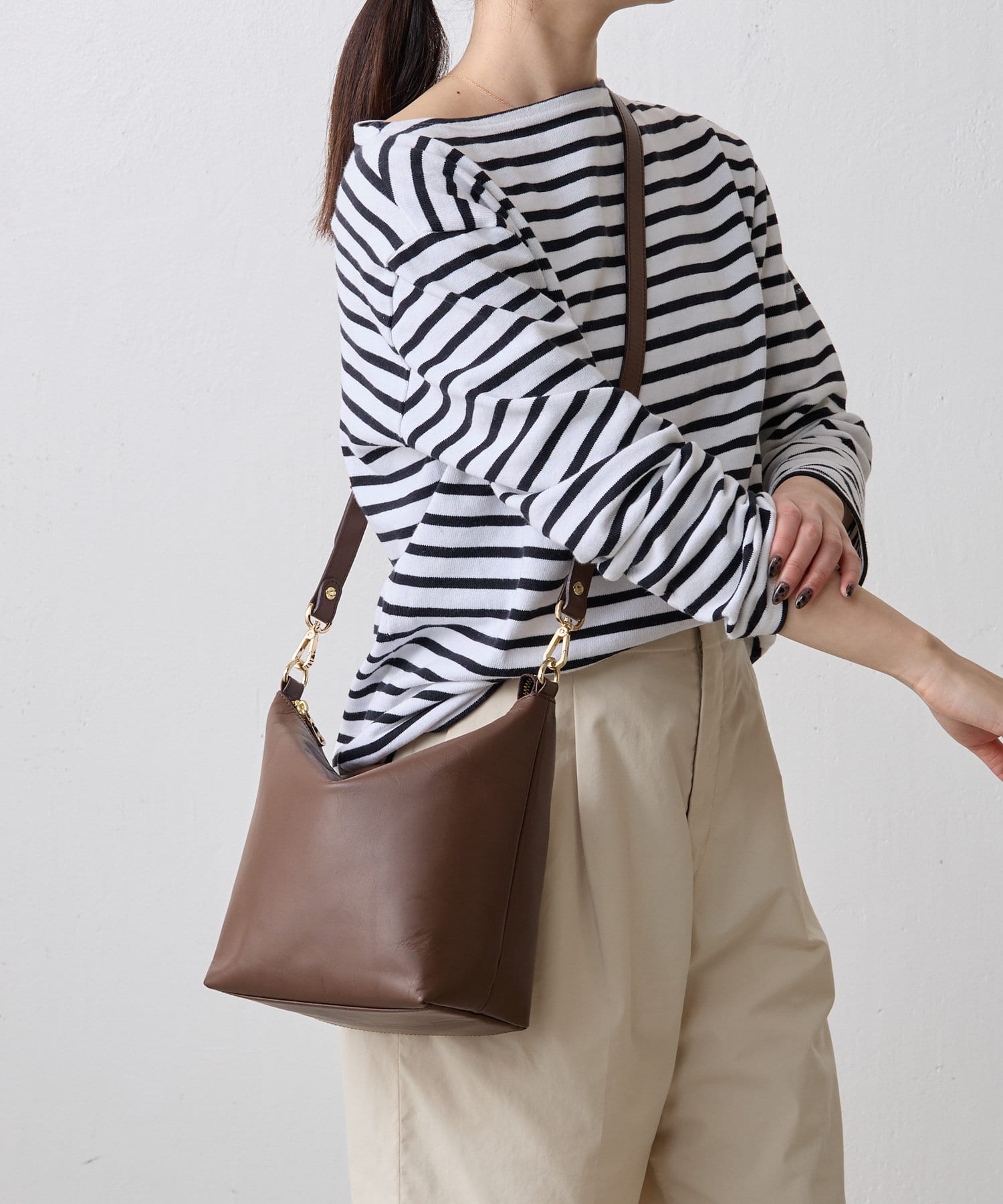 russet(ラシット) ［見た目以上の収納力/350mlペットボトル/長財布 収納可］【名品】ソフトレザー2wayシンプルショルダーバッグ