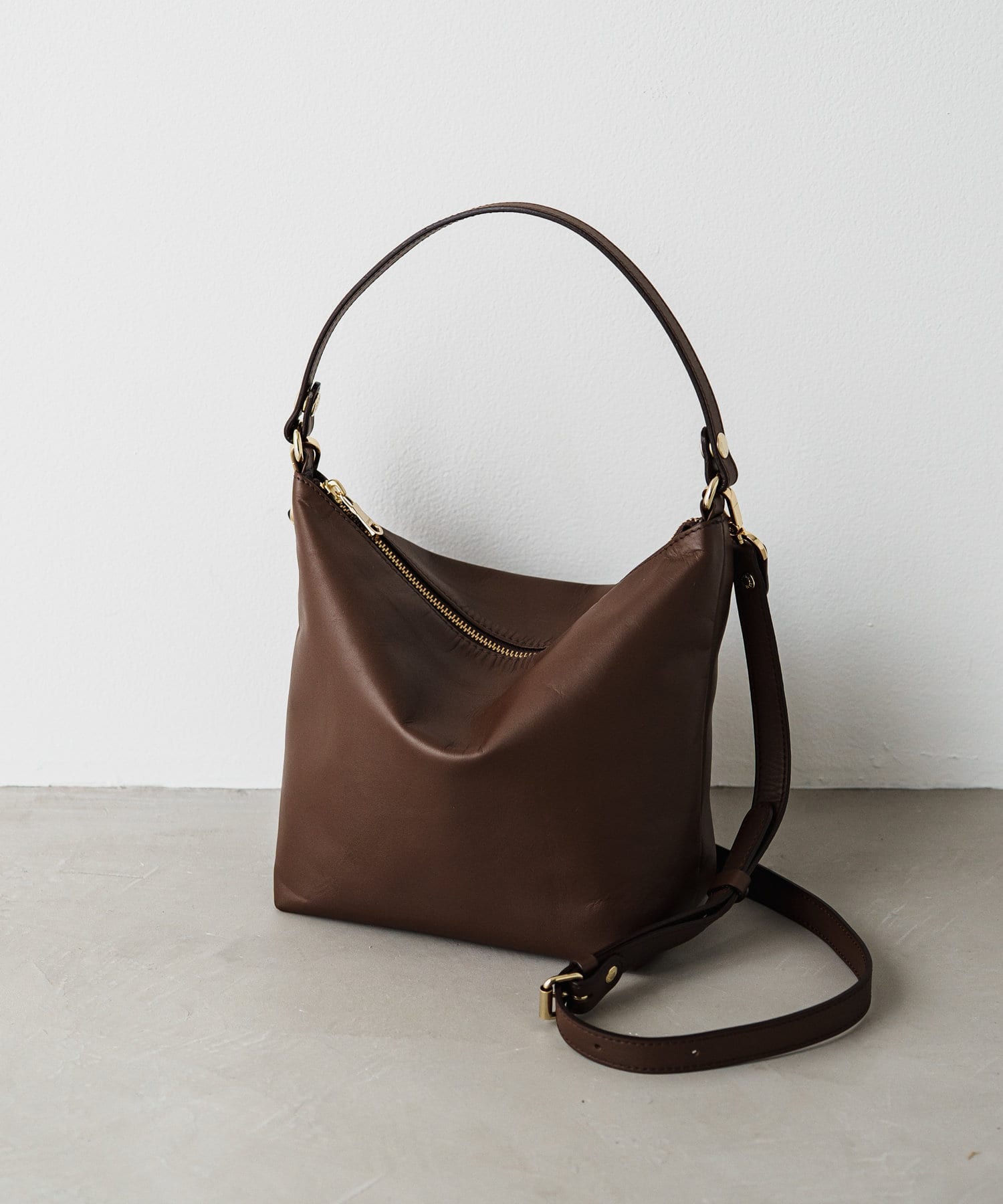 russet(ラシット) ［見た目以上の収納力/350mlペットボトル/長財布 収納可］【名品】ソフトレザー2wayシンプルショルダーバッグ