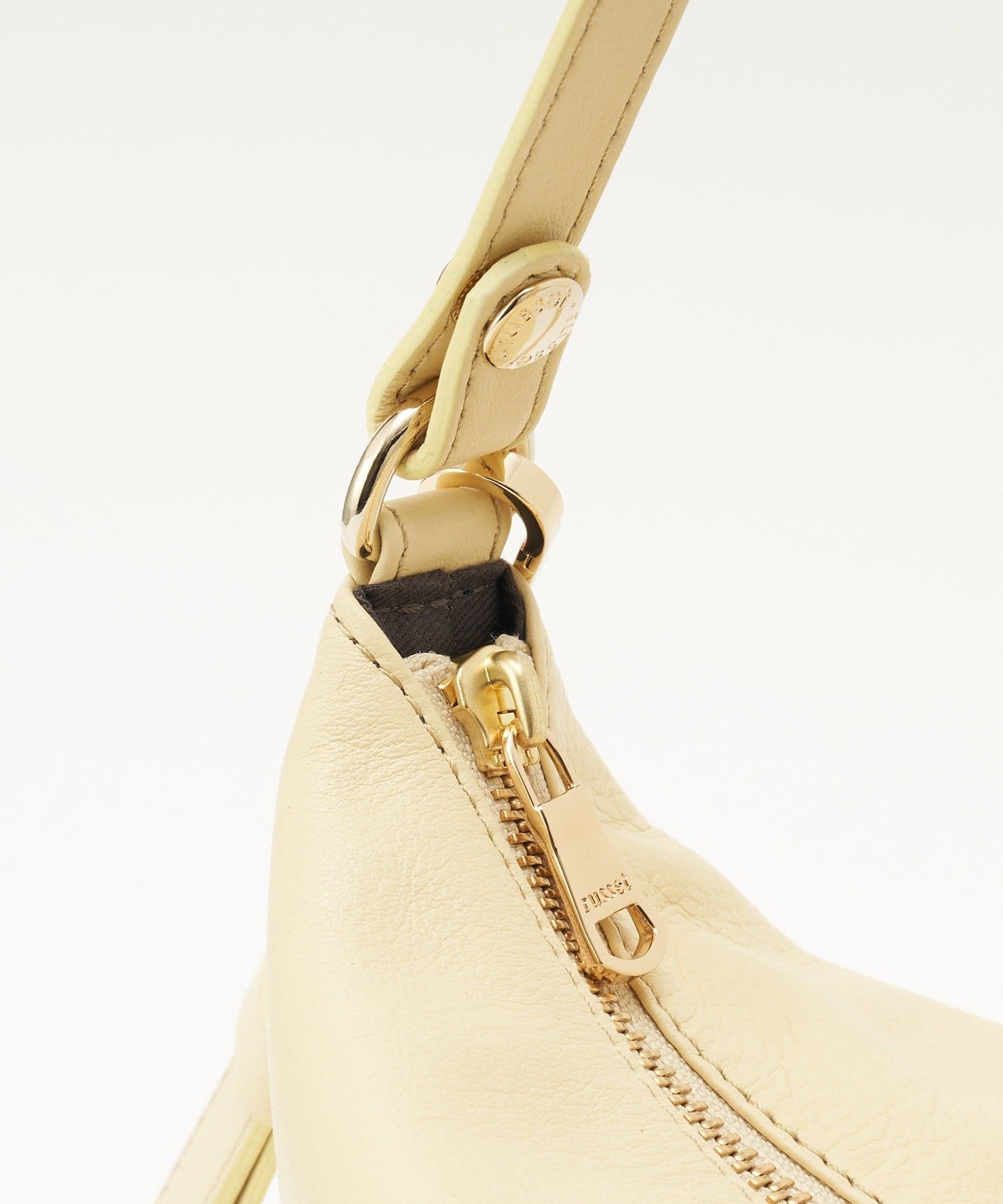 russet(ラシット) 《3/4～価格改定》ソフトレザーシンプルショルダーバッグ