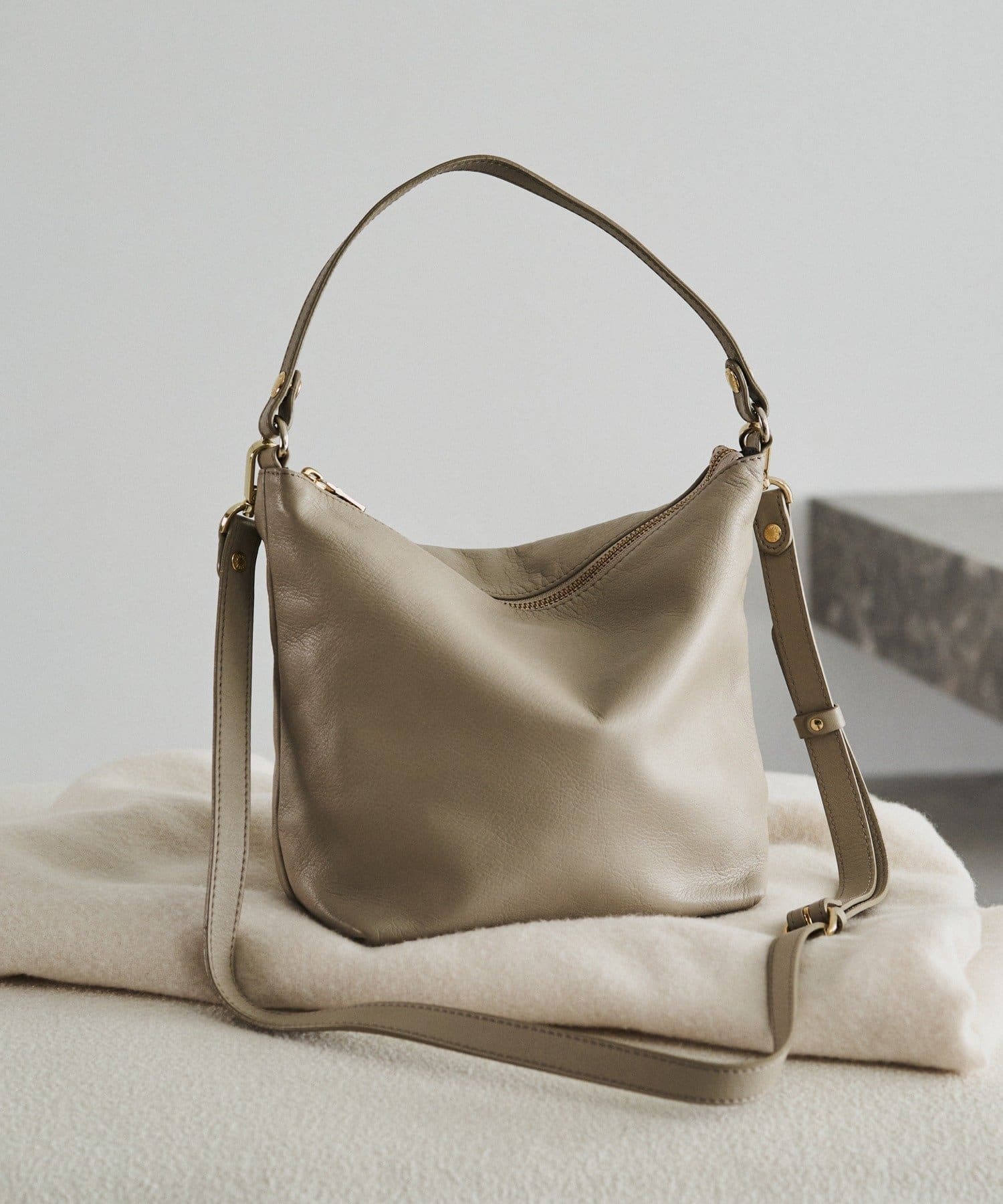 russet(ラシット) ソフトレザーシンプルショルダーバッグ