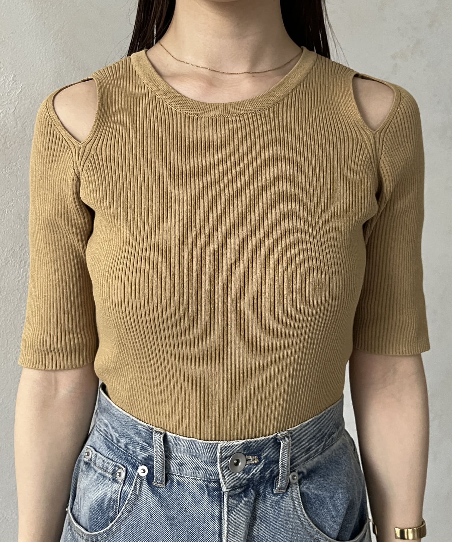 Thevon.(ゼヴォン) 肩スリット5分袖リブニット