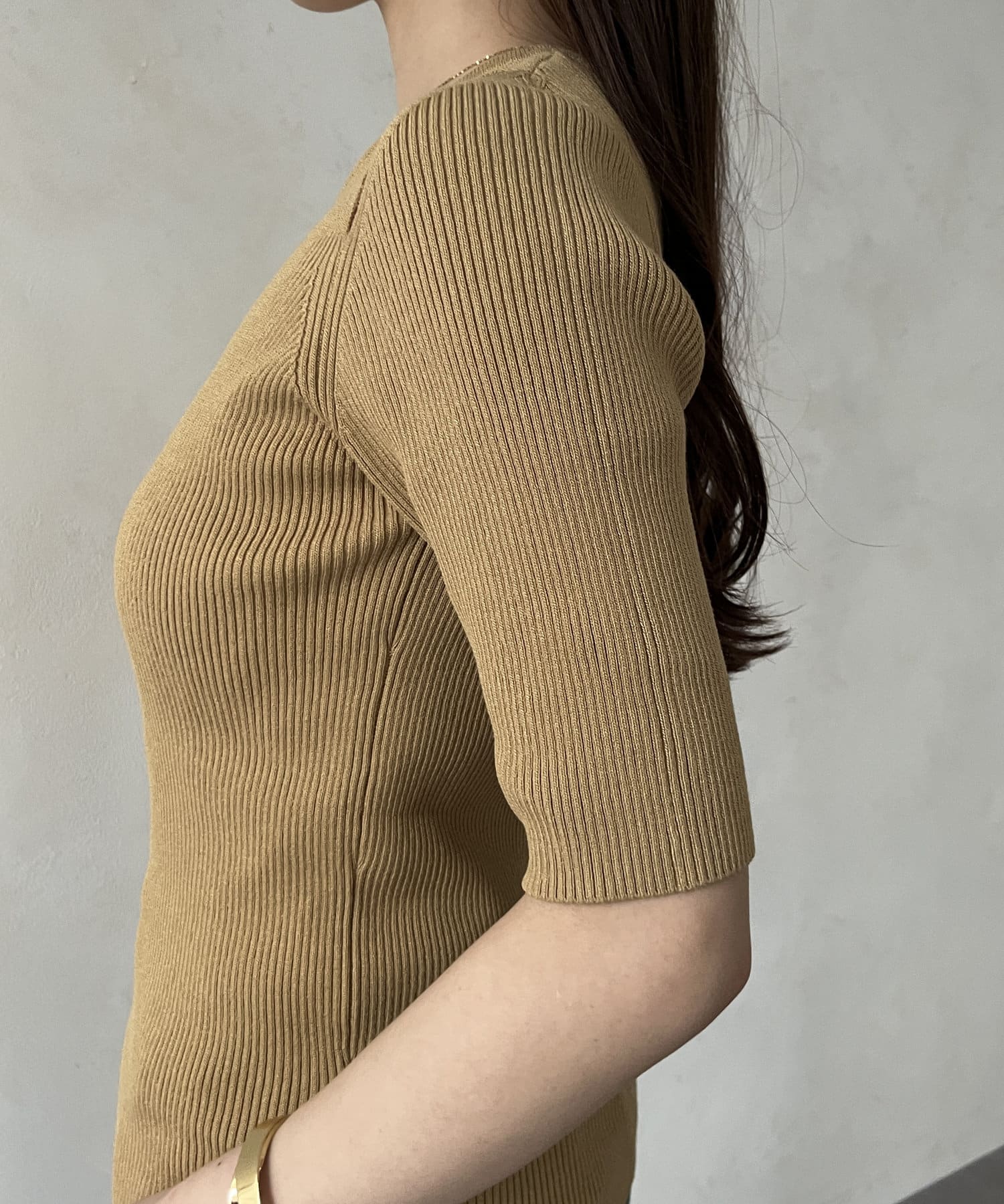 Thevon.(ゼヴォン) 肩スリット5分袖リブニット