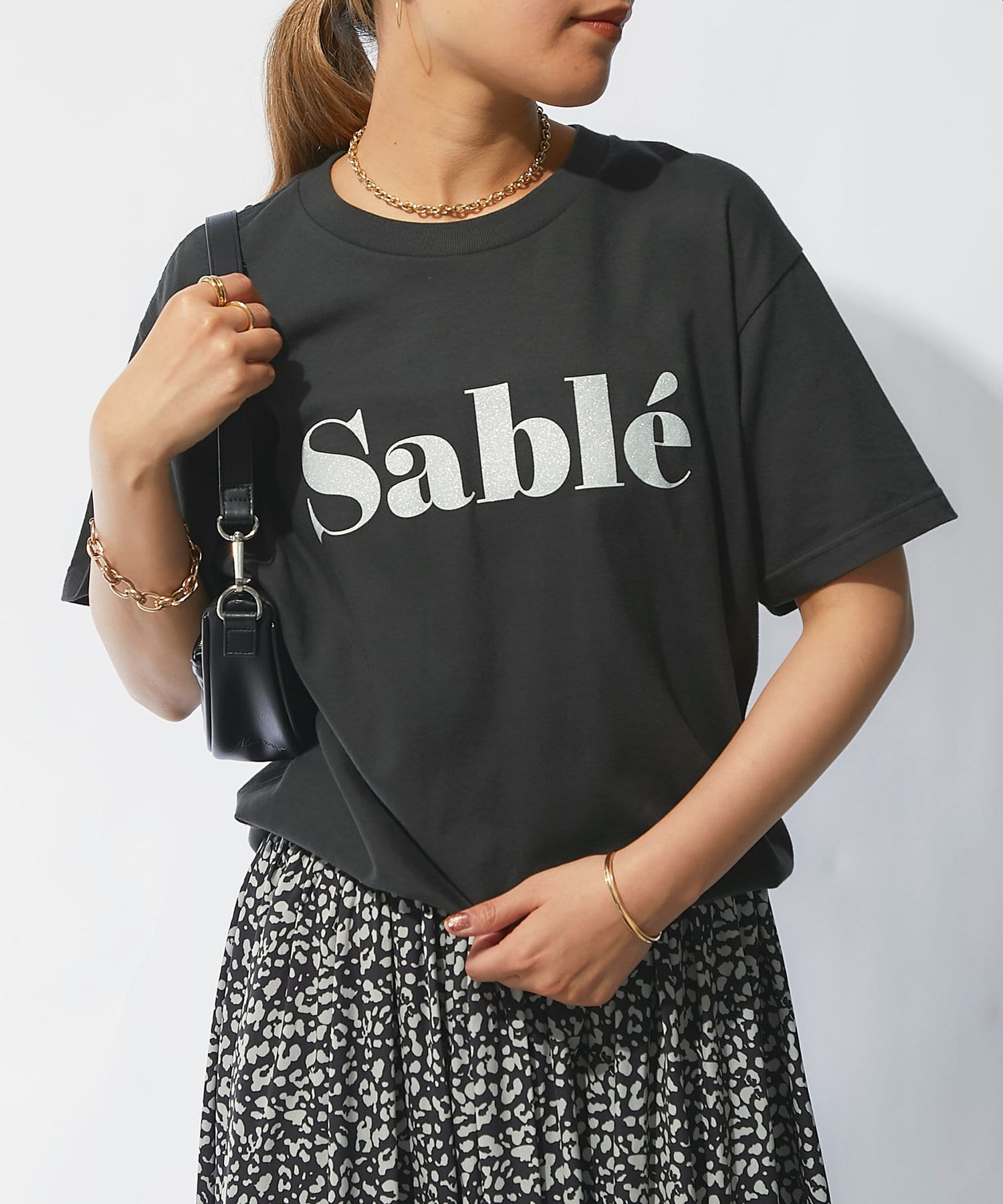 un dix cors(アンディコール) 《光沢感プリントが高見え》Sable箔プリントTee