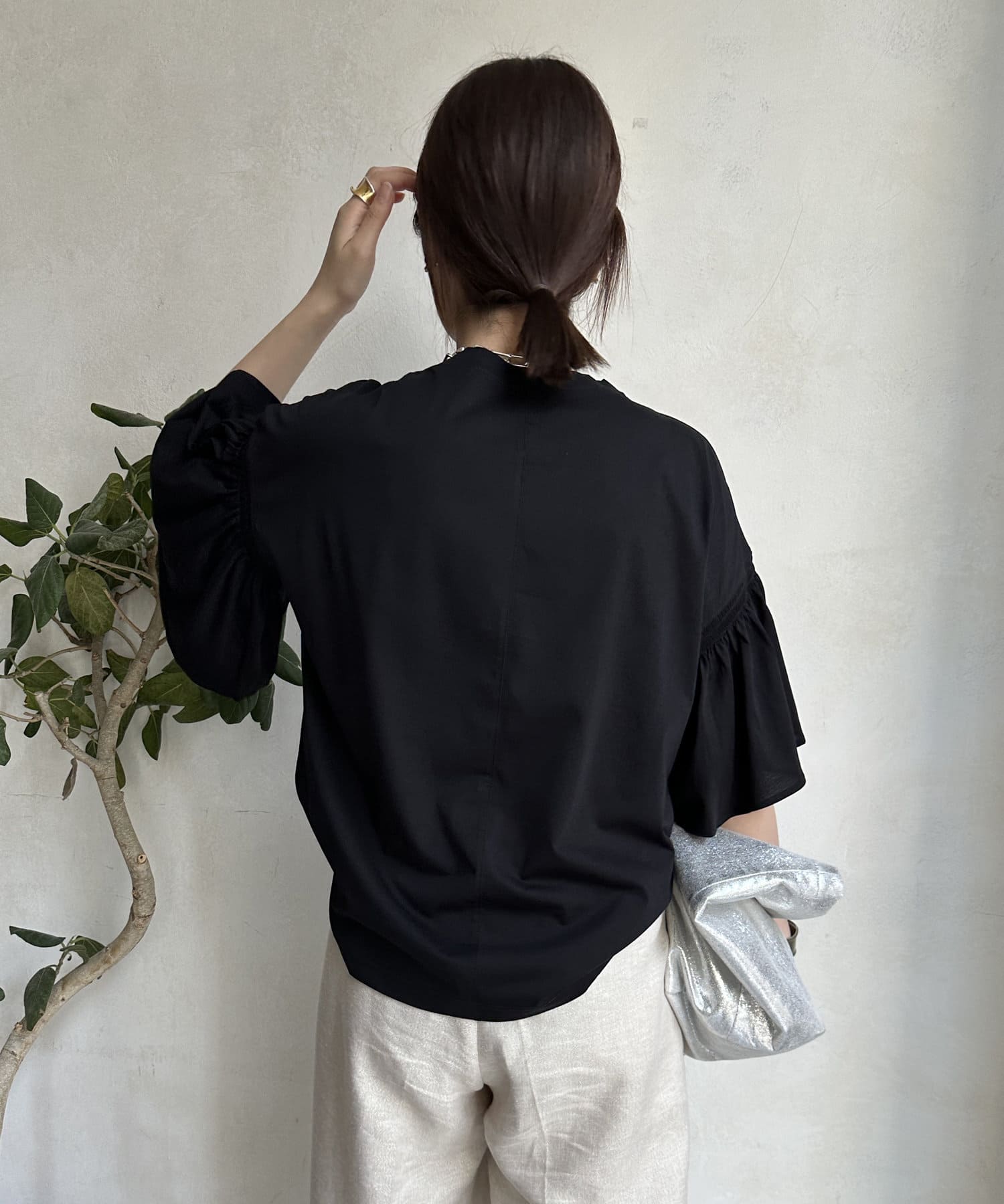 DOUDOU(ドゥドゥ) 【WEB限定】袖シャーリングロゴTEE