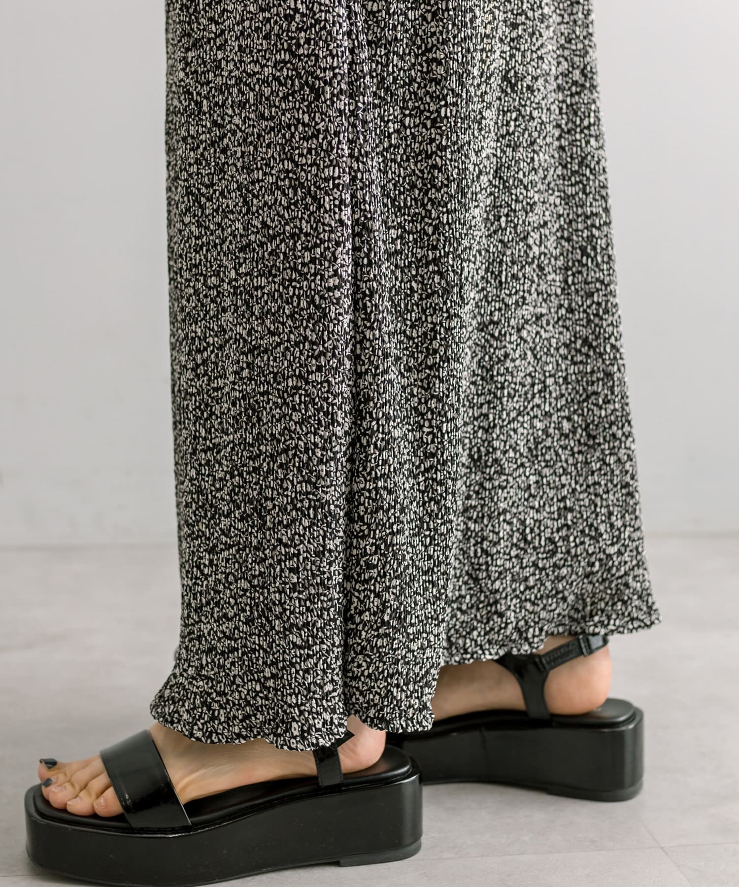 mystic(ミスティック) 【4色展開】[mline]楊柳花柄ワンピース