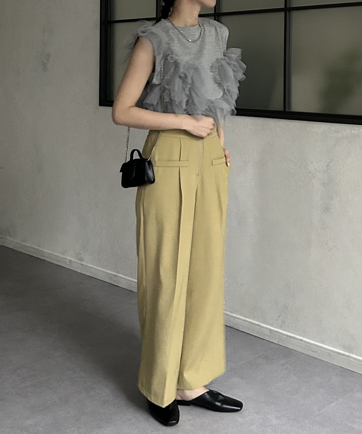 Thevon.(ゼヴォン) チュールビスチェドッキングノースリプルオーバー