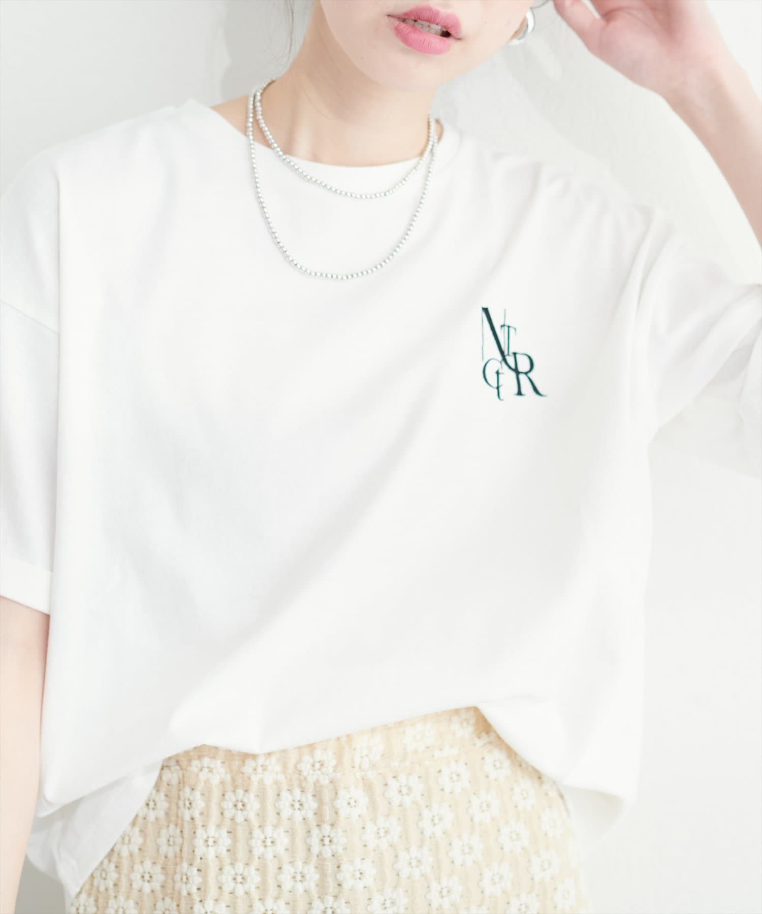 ★英国発* *新作*ロゴ刺繍ロールネック長袖トップ★ XWFLT01H3 ロゴ入り クロップド丈 長袖