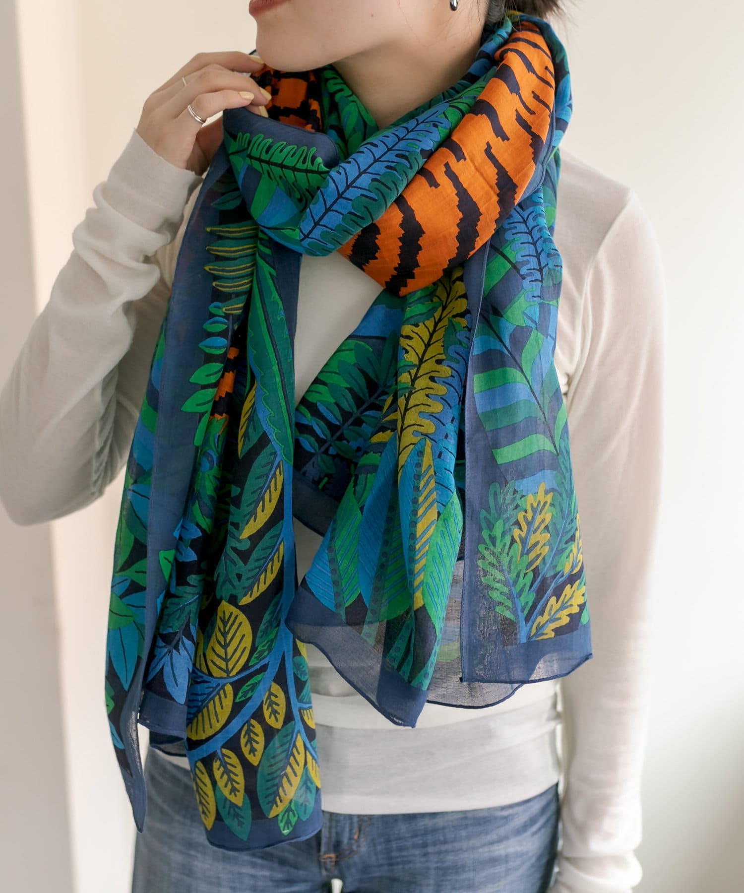 ear PAPILLONNER(イア パピヨネ) 【INOUI EDITIONS(イヌイエディションズ)】BALKHACH(バルハシ)/綿100％カスピトラ柄ストール