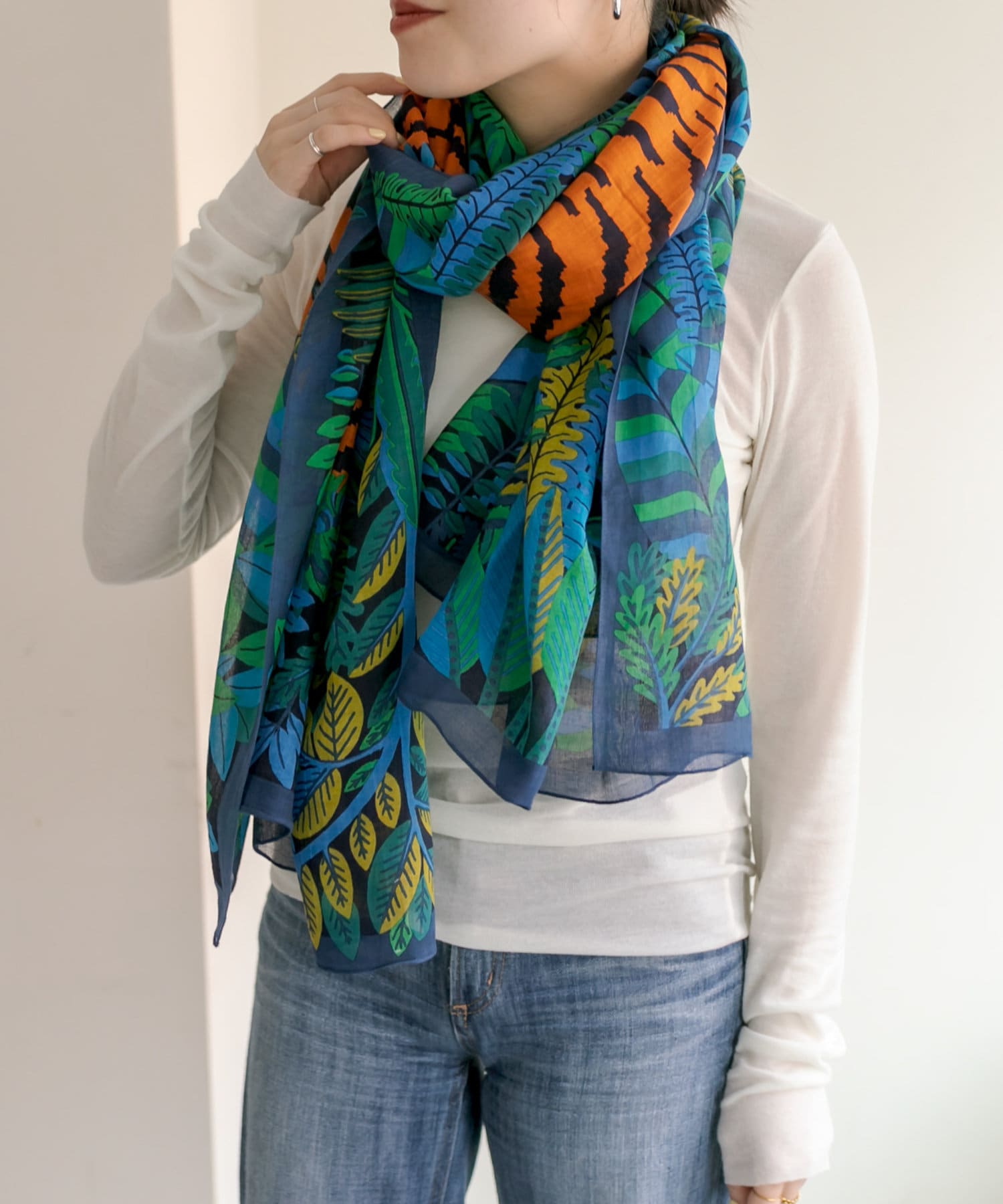 ear PAPILLONNER(イア パピヨネ) 【INOUI EDITIONS(イヌイエディションズ)】BALKHACH(バルハシ)/綿100％カスピトラ柄ストール