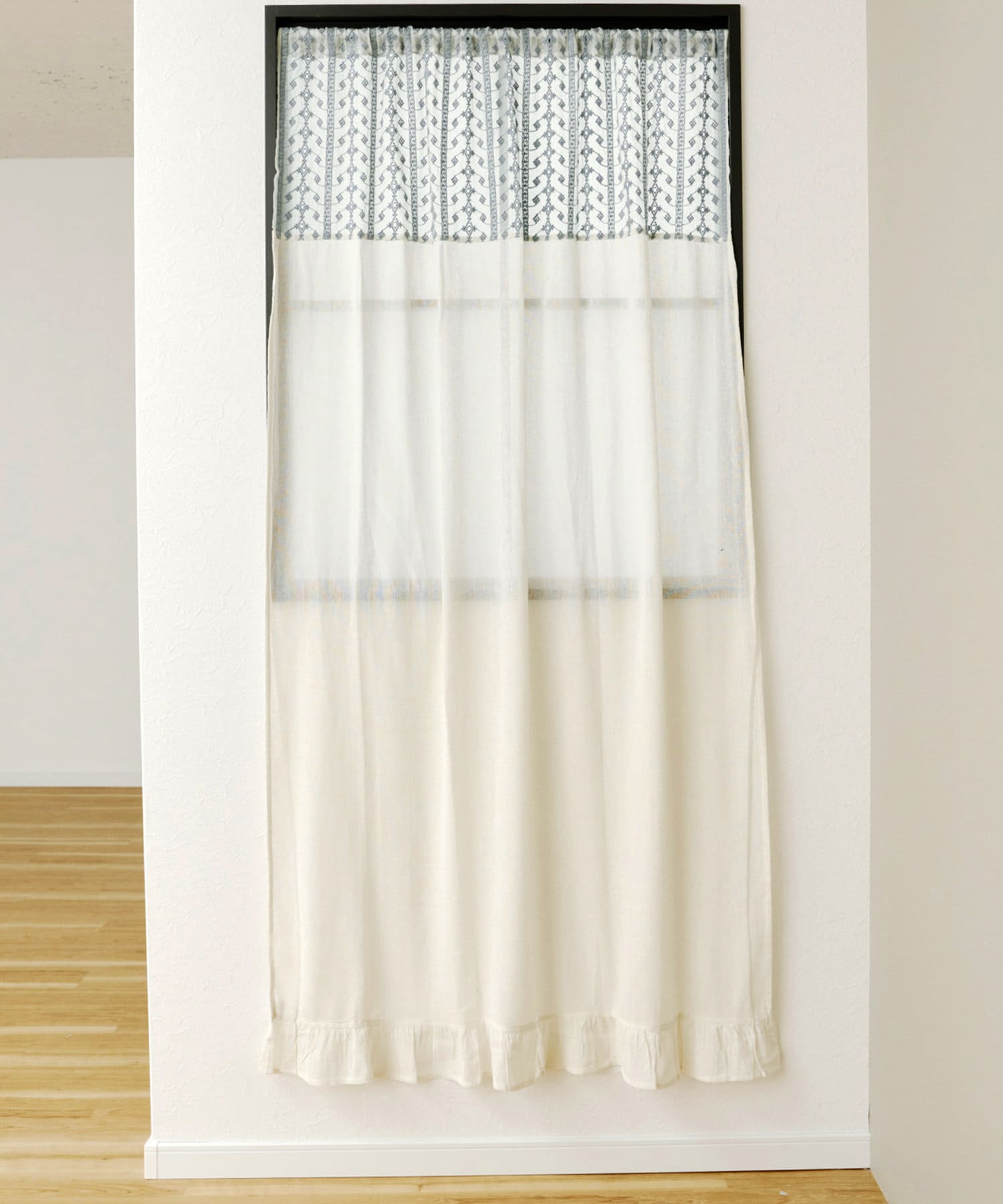 裾フリル切り替えカーテン:180×100cm | salut!(サリュ)ライフ 裾フリル切り替えカーテン:180×100cm | salut!(サリュ)ライフ