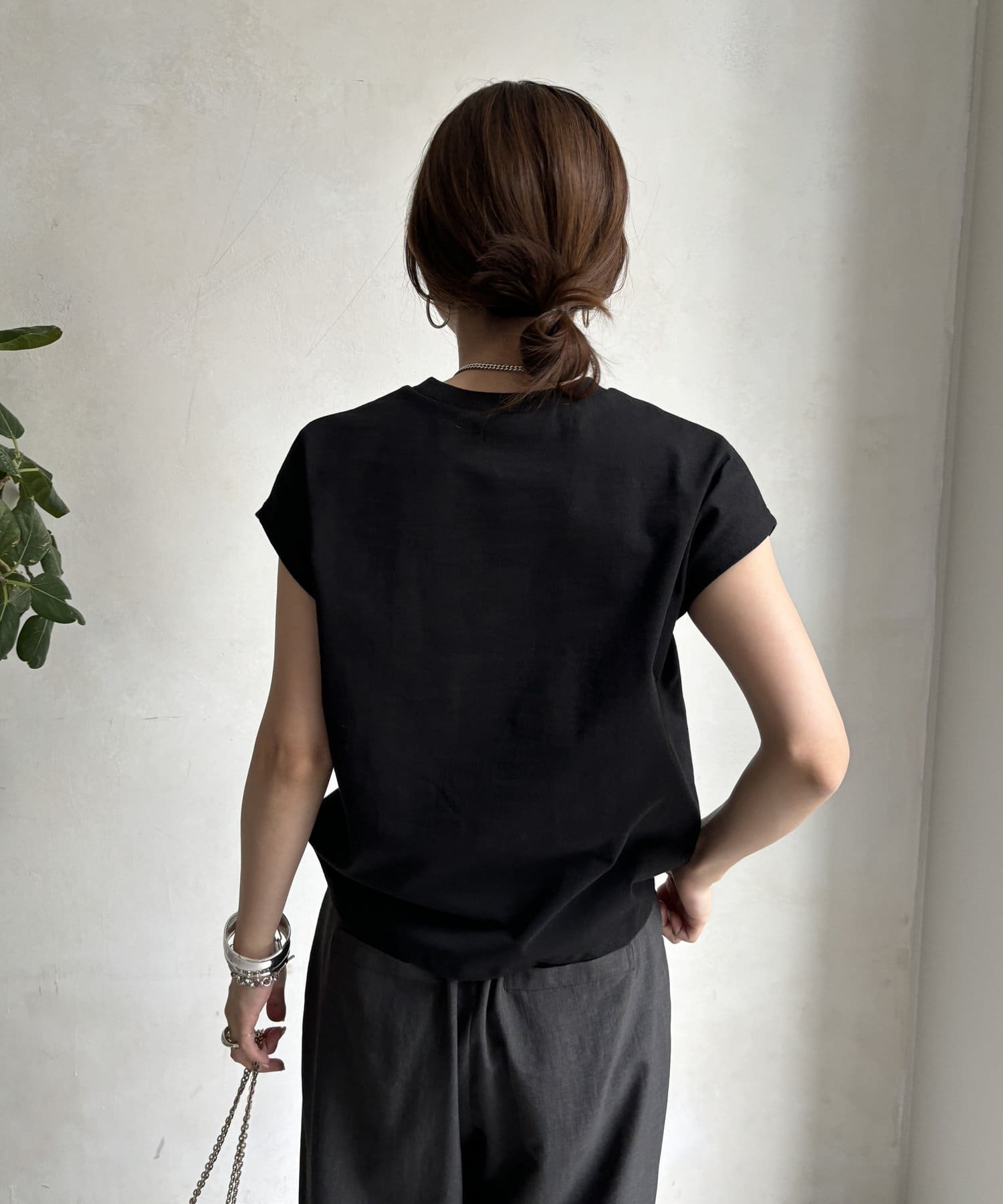 DOUDOU(ドゥドゥ) 【WEB限定】ランダムパールTEE