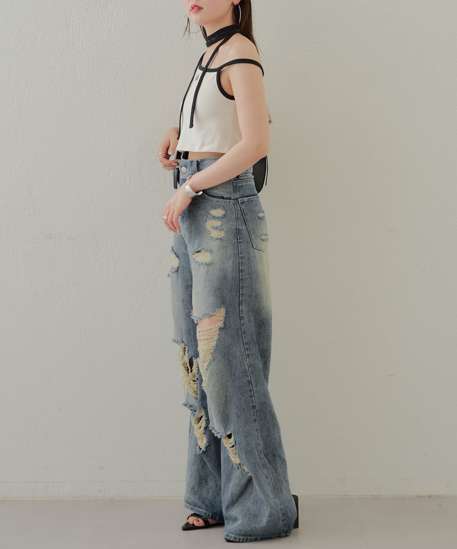 チョーカー付アシメワンショル刺繍タンクトップ | Chico(チコ 
