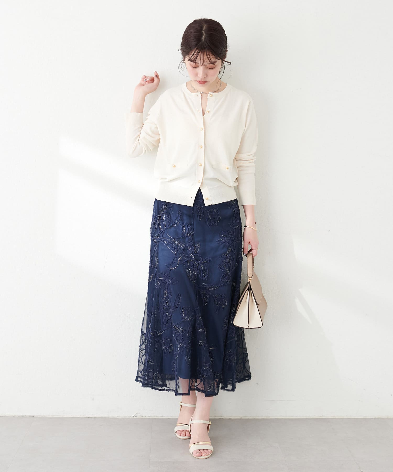 natural couture(ナチュラルクチュール) 長さ変えれる大柄フラワー刺繍レーススカート