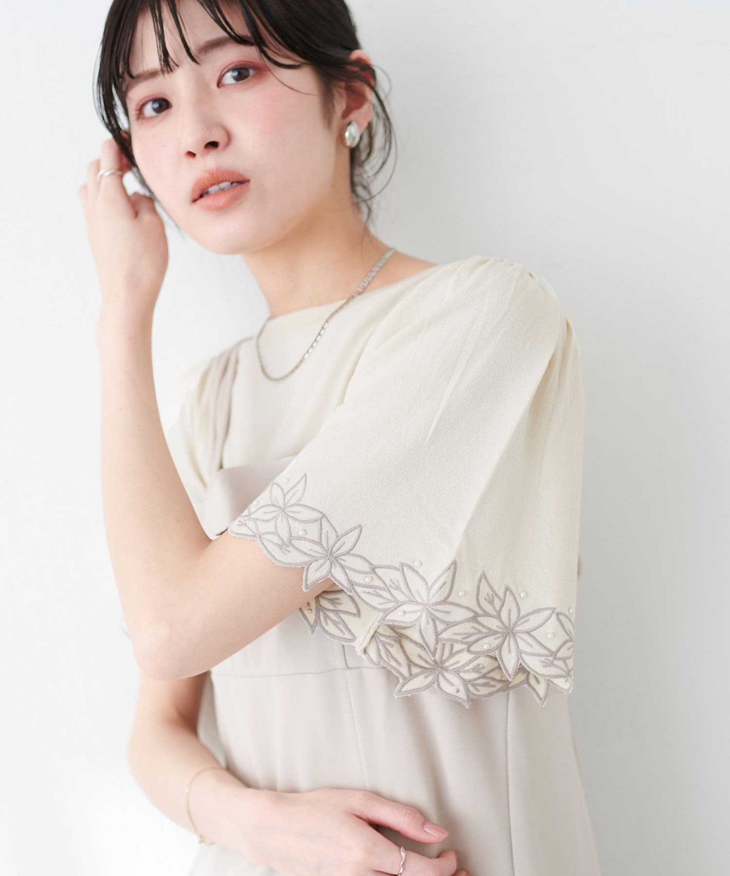 フラワー刺繍×パールフレア袖ニット | natural couture(ナチュラル 