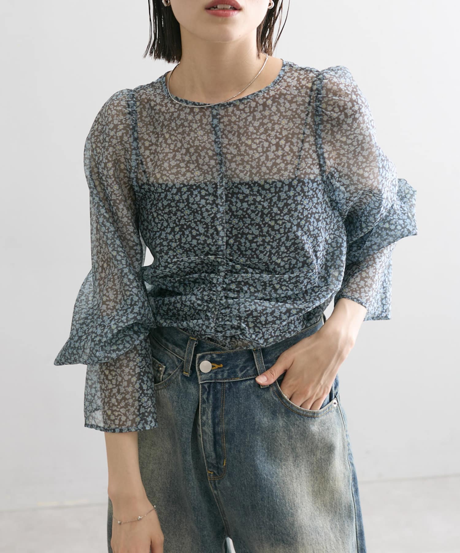SHEIN ブラック 花柄 シアーブラウス 袖2Way花柄シアークロスフリルブラウス[ta064] | レディース