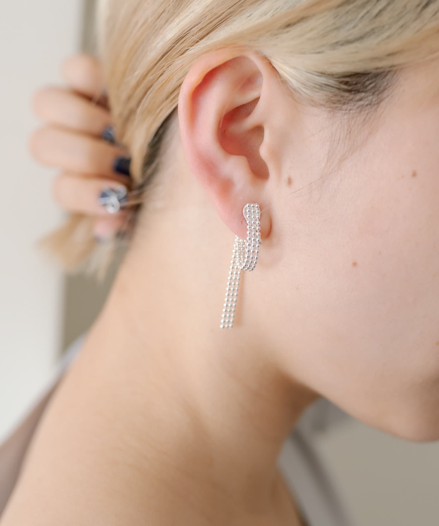 ear PAPILLONNER(イア パピヨネ) 《WEB限定》ボールチェーンテープイヤリング