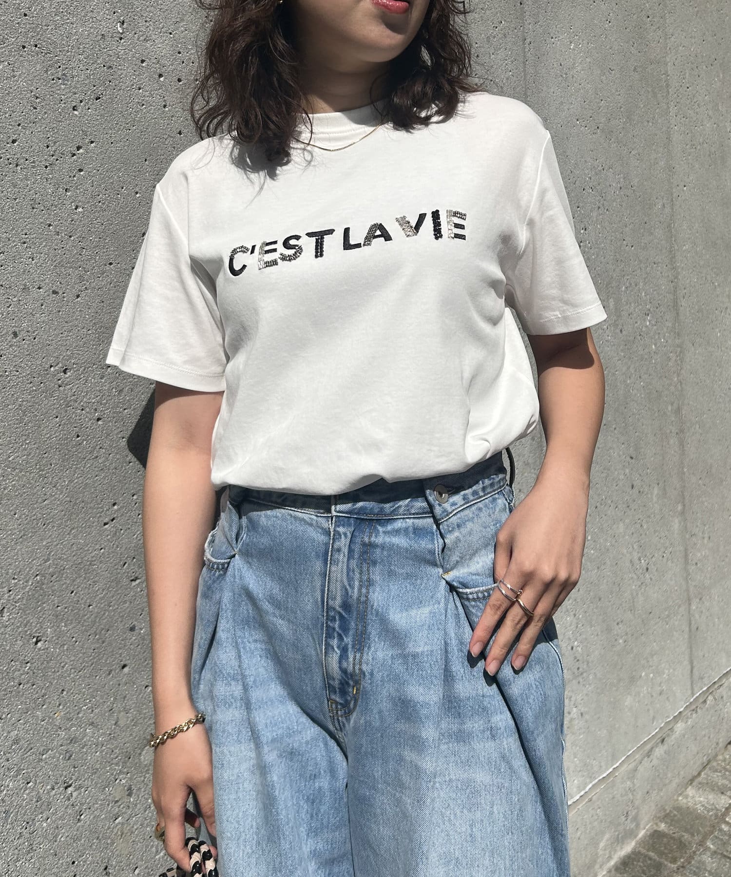 Jena　espace merveilleux(ジェナ　エスパスメルヴェイユ) ビーズ刺繍ロゴT