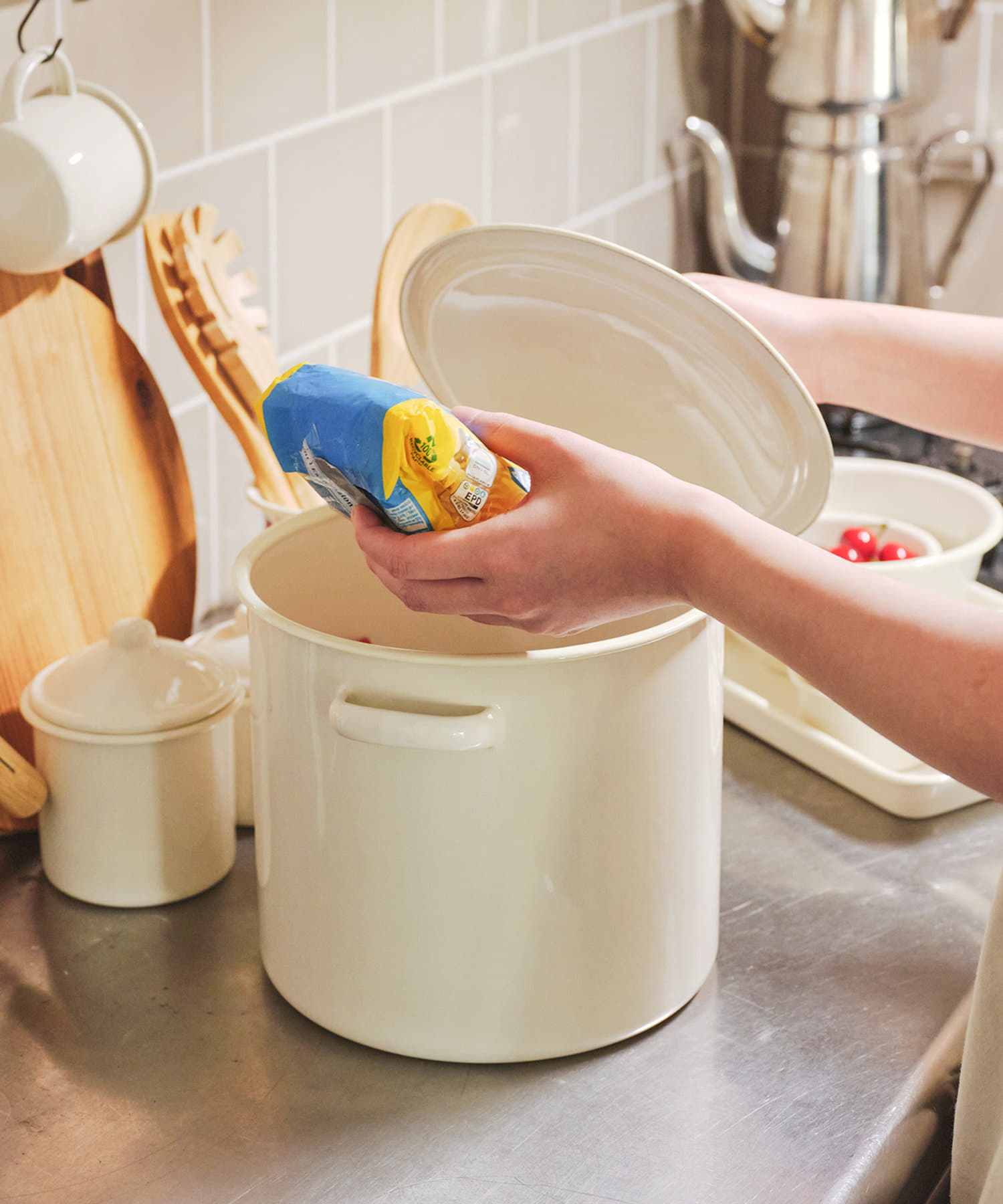 ☆新品未使用☆イマン☆ホーロー☆ポワージュ☆ブルー☆キャニスター☆高さ21cm 楽天市場】ホーロー キャニスター 3サイズセット（CAFE THE