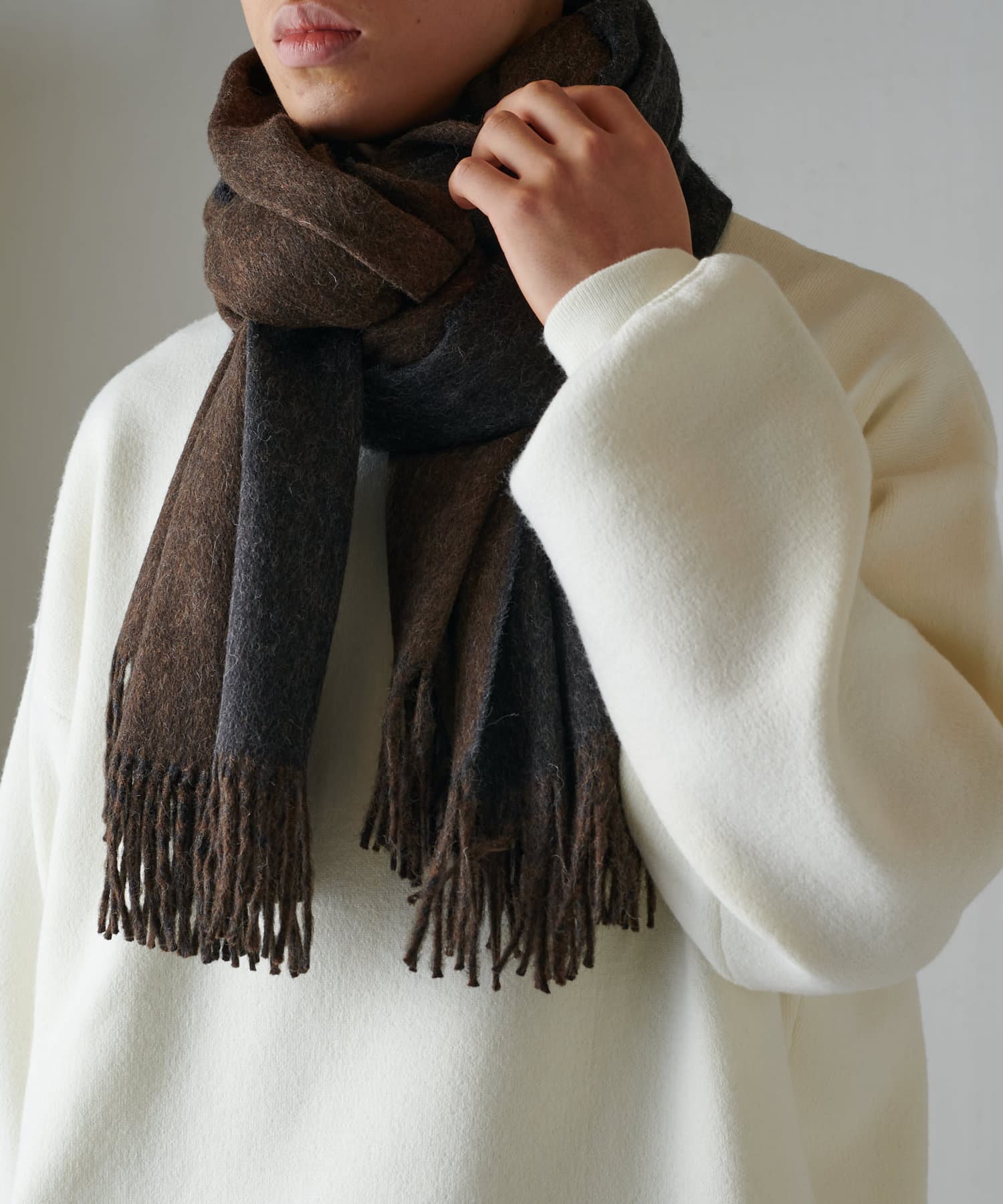 Lui's(ルイス) T.I.B Two Color Large Brushed Stole