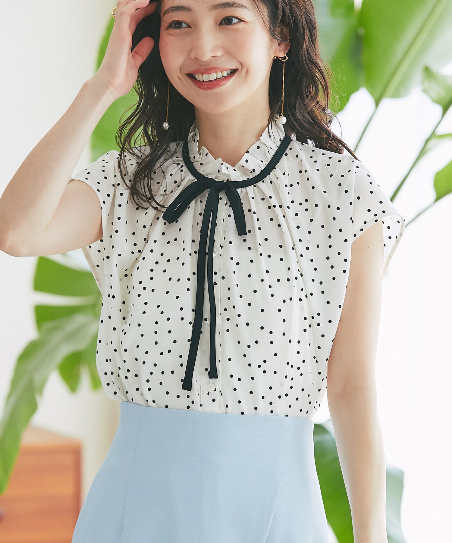 ドットフリルリボンフレンチブラウス | La boutique BonBon(ラブ