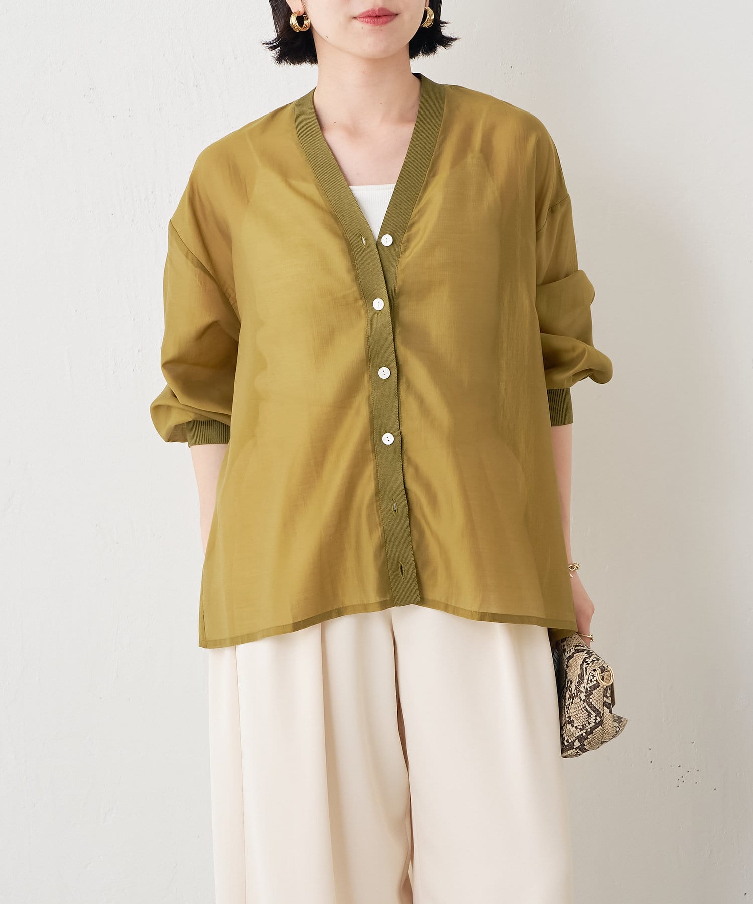 Jena　espace merveilleux(ジェナ　エスパスメルヴェイユ) バックプリーツシアーシャツ