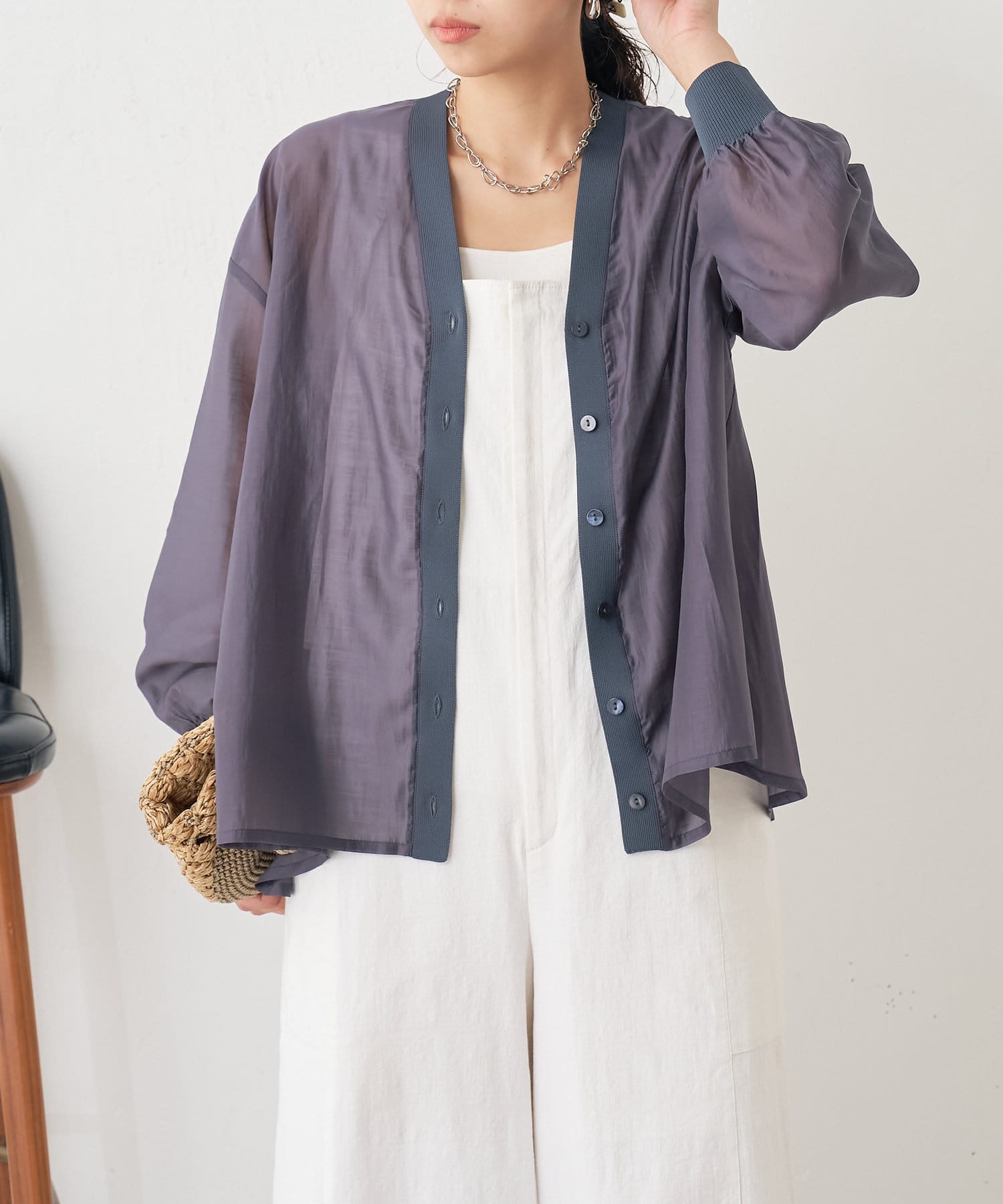 Jena　espace merveilleux(ジェナ　エスパスメルヴェイユ) バックプリーツシアーシャツ