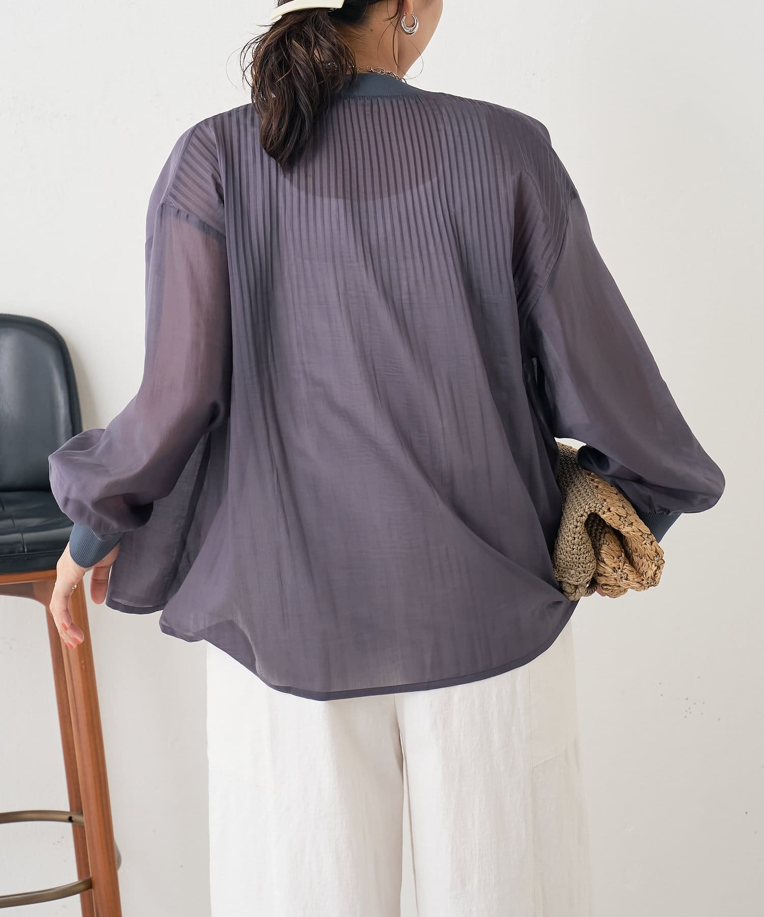 Jena　espace merveilleux(ジェナ　エスパスメルヴェイユ) バックプリーツシアーシャツ