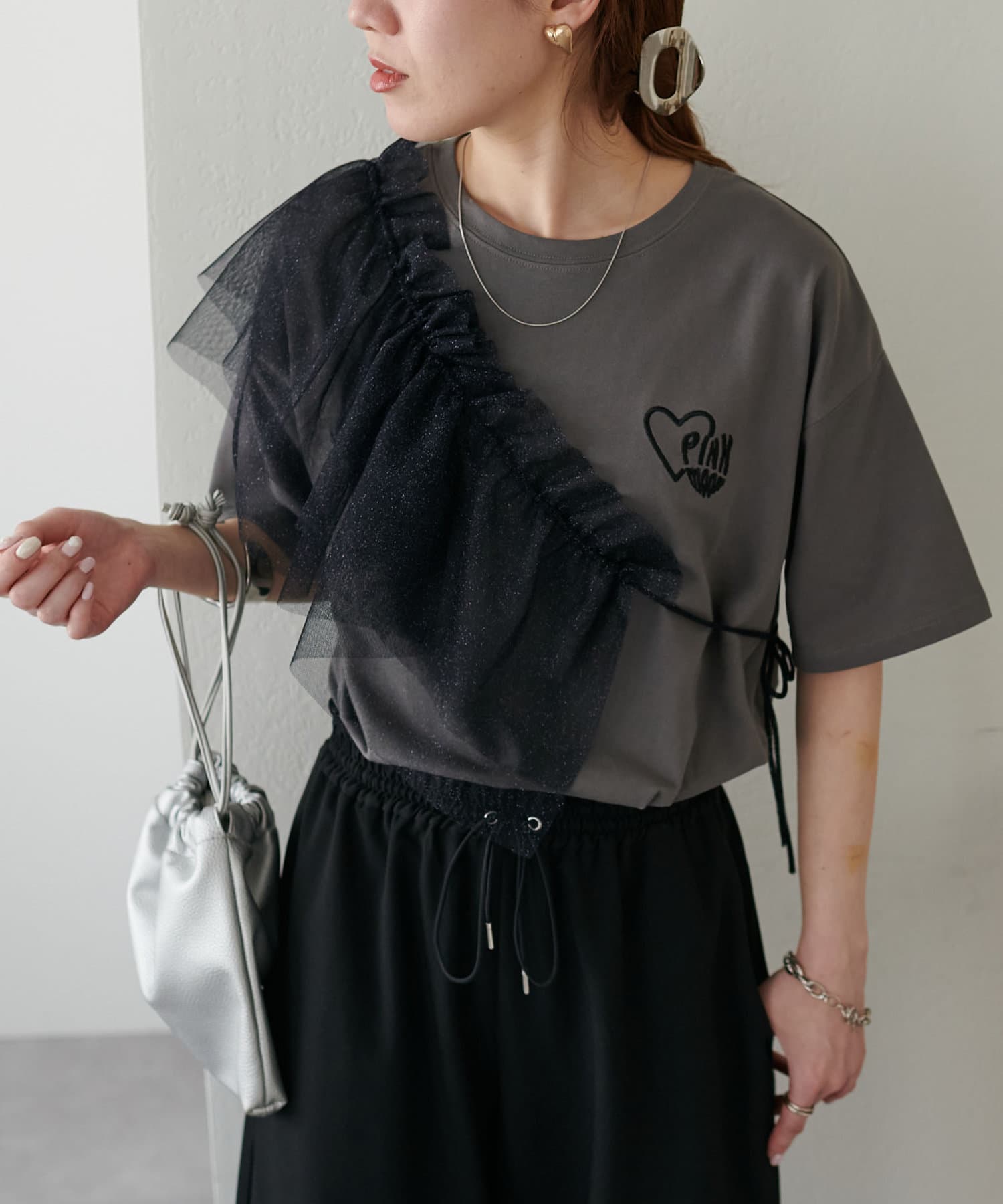 DISCOAT(ディスコート) 【WEB限定】ハート刺繍Tシャツ