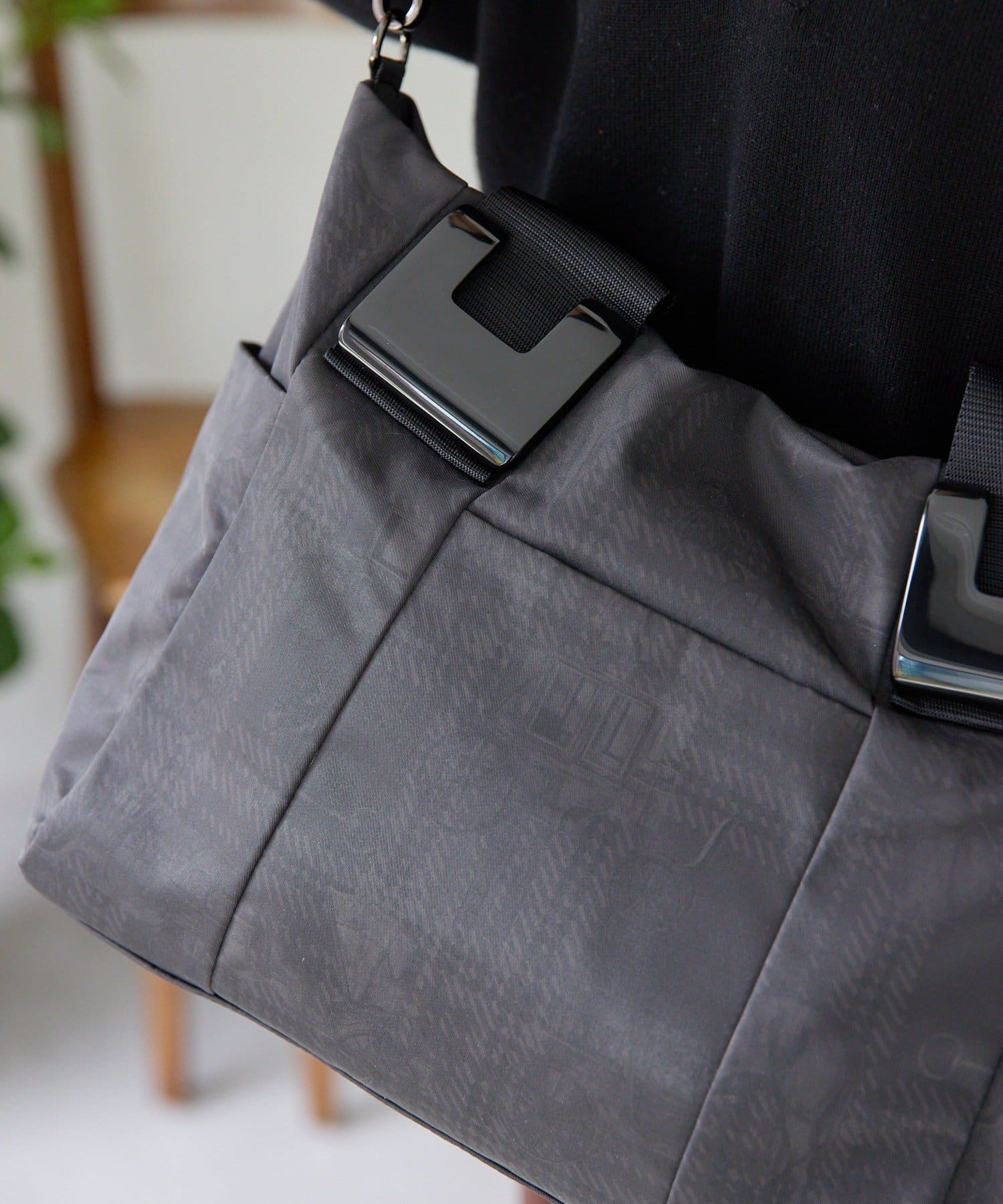 ear PAPILLONNER(イア パピヨネ) 《ポケット8個/ひざ上サイズ/ショルダー付き》樹脂パーツトートバッグSサイズ　