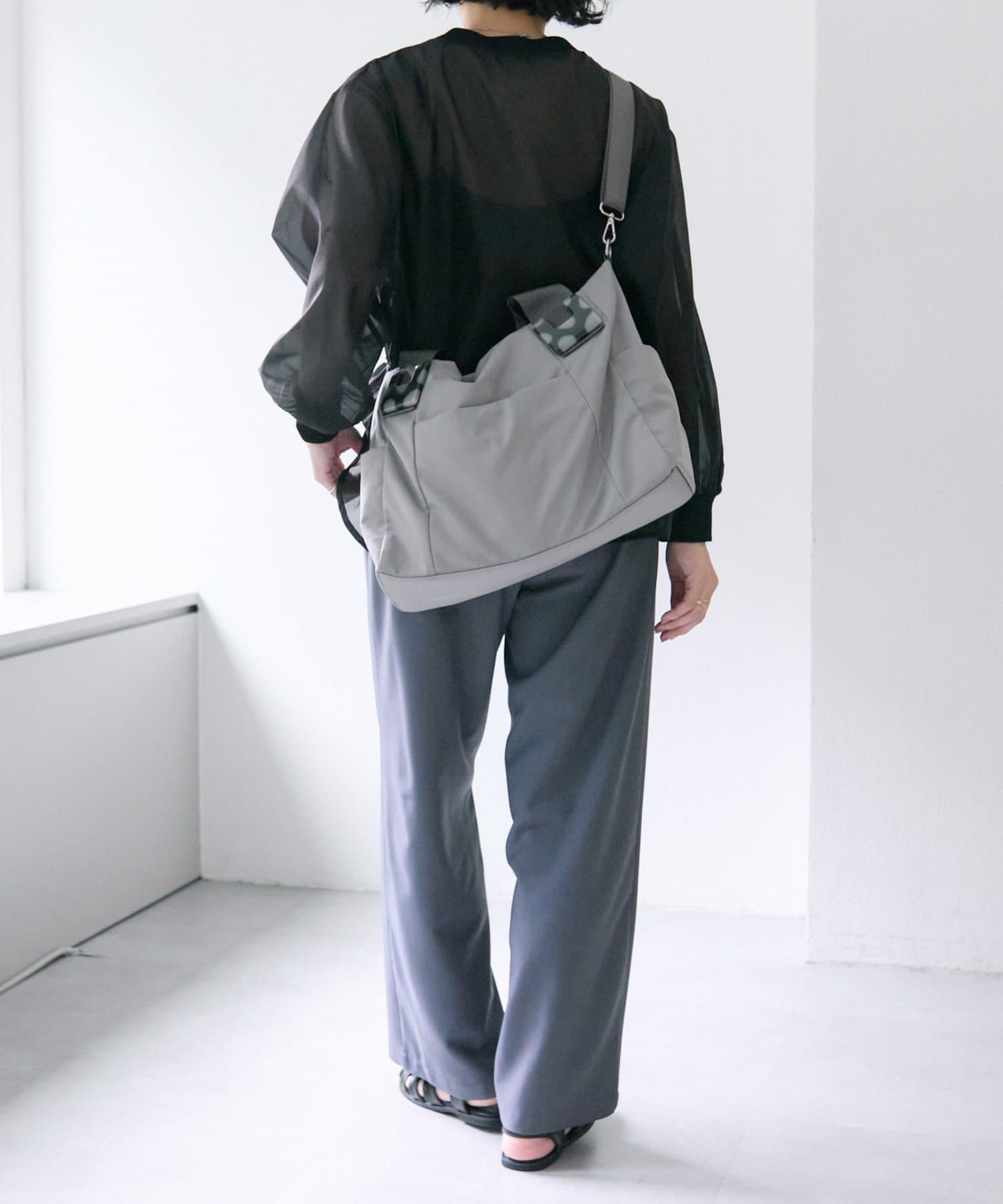 ear PAPILLONNER(イア パピヨネ) 《累計販売5万個突破！/WEB限定カラーあり》 ショルダー付き樹脂パーツトートバッグMサイズ
