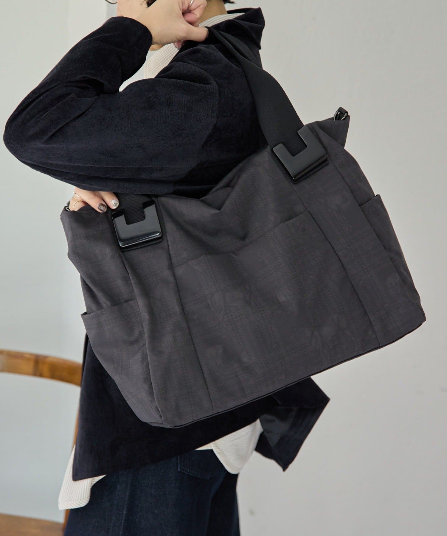 ear PAPILLONNER(イア パピヨネ) 《1、2泊旅行や出張におすすめ》ショルダー付き/樹脂パーツトートバッグLサイズ