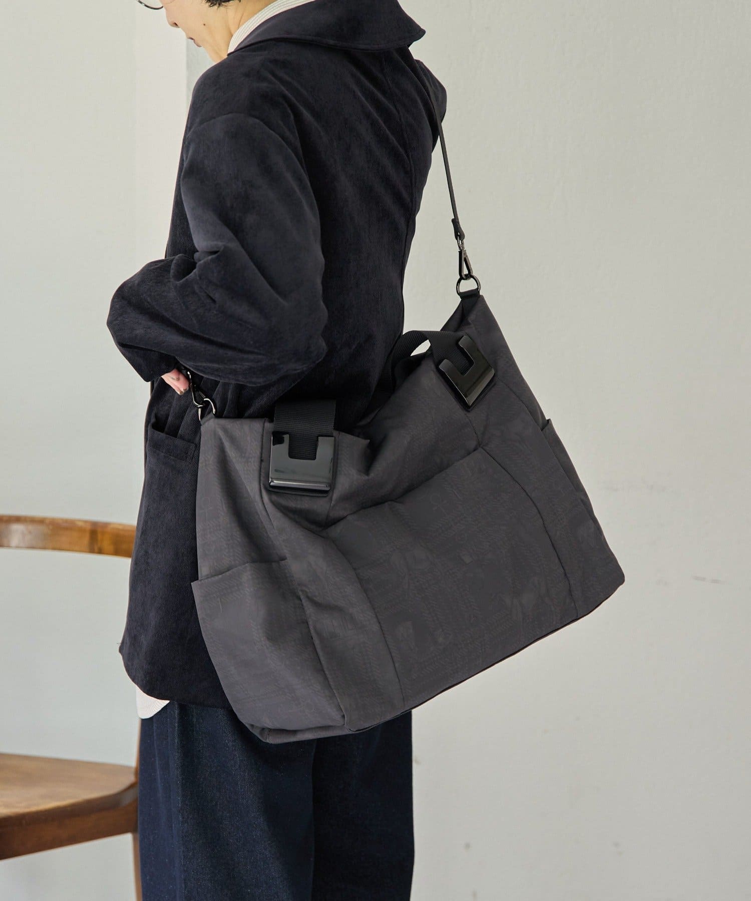 ear PAPILLONNER(イア パピヨネ) 《1、2泊旅行や出張におすすめ》ショルダー付き/樹脂パーツトートバッグLサイズ