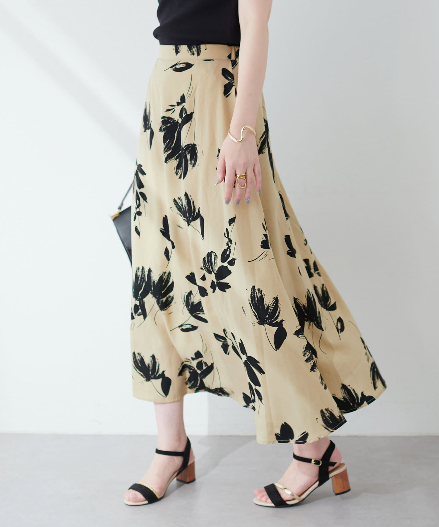 モノトーン花柄フレアスカート | natural couture(ナチュラル 
