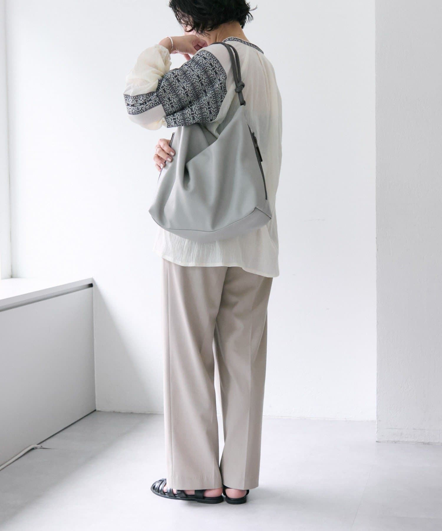 ear PAPILLONNER(イア パピヨネ) 《500g未満/WEB限定カラーあり/A4サイズ対応》樹脂パーツワンハンドルバッグ