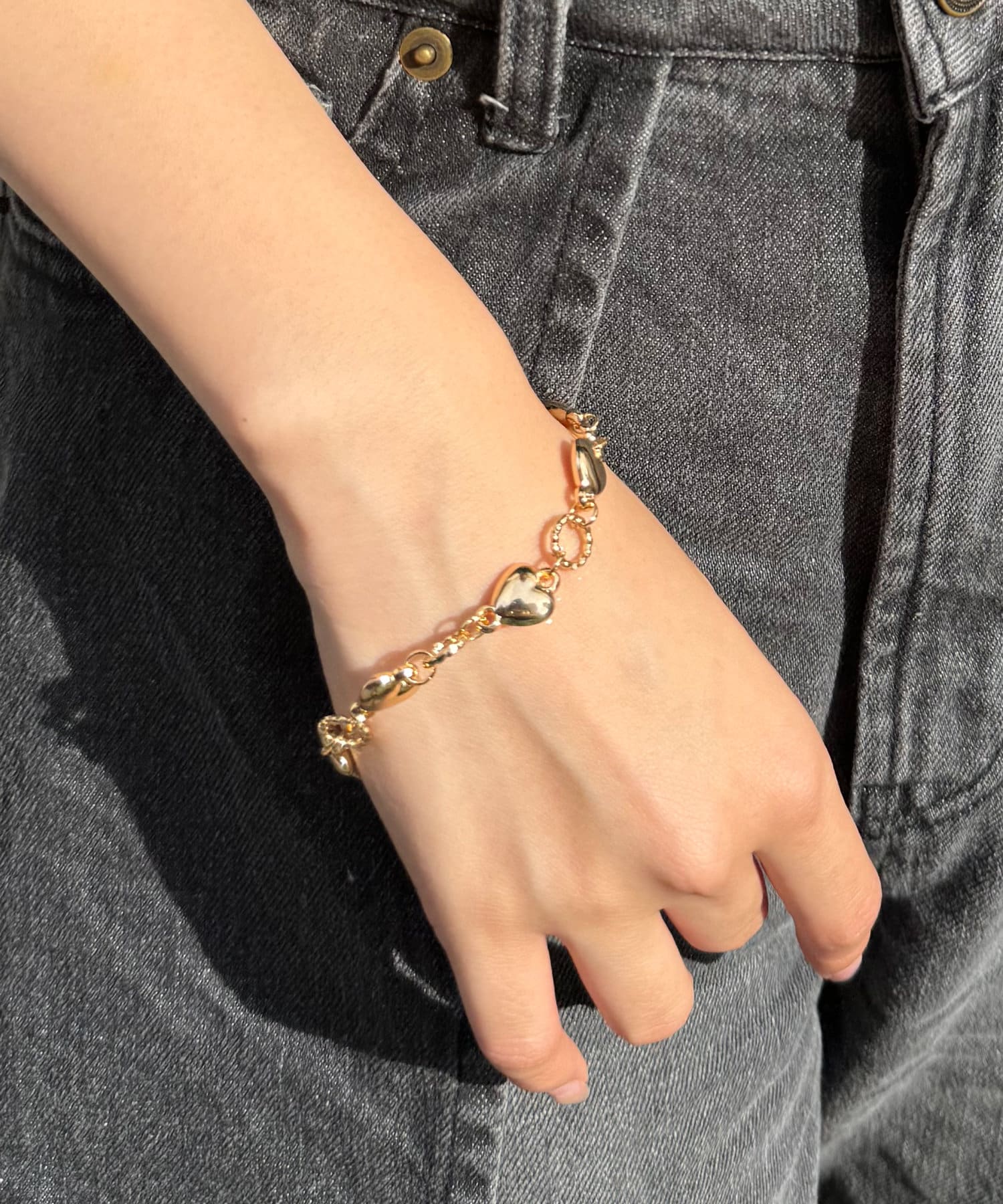 Urban Outfitters☆ ハートチャーム・チェーンブレスレット Amazon | PANDORA Moments ファミリーツリー ハートクラスプ